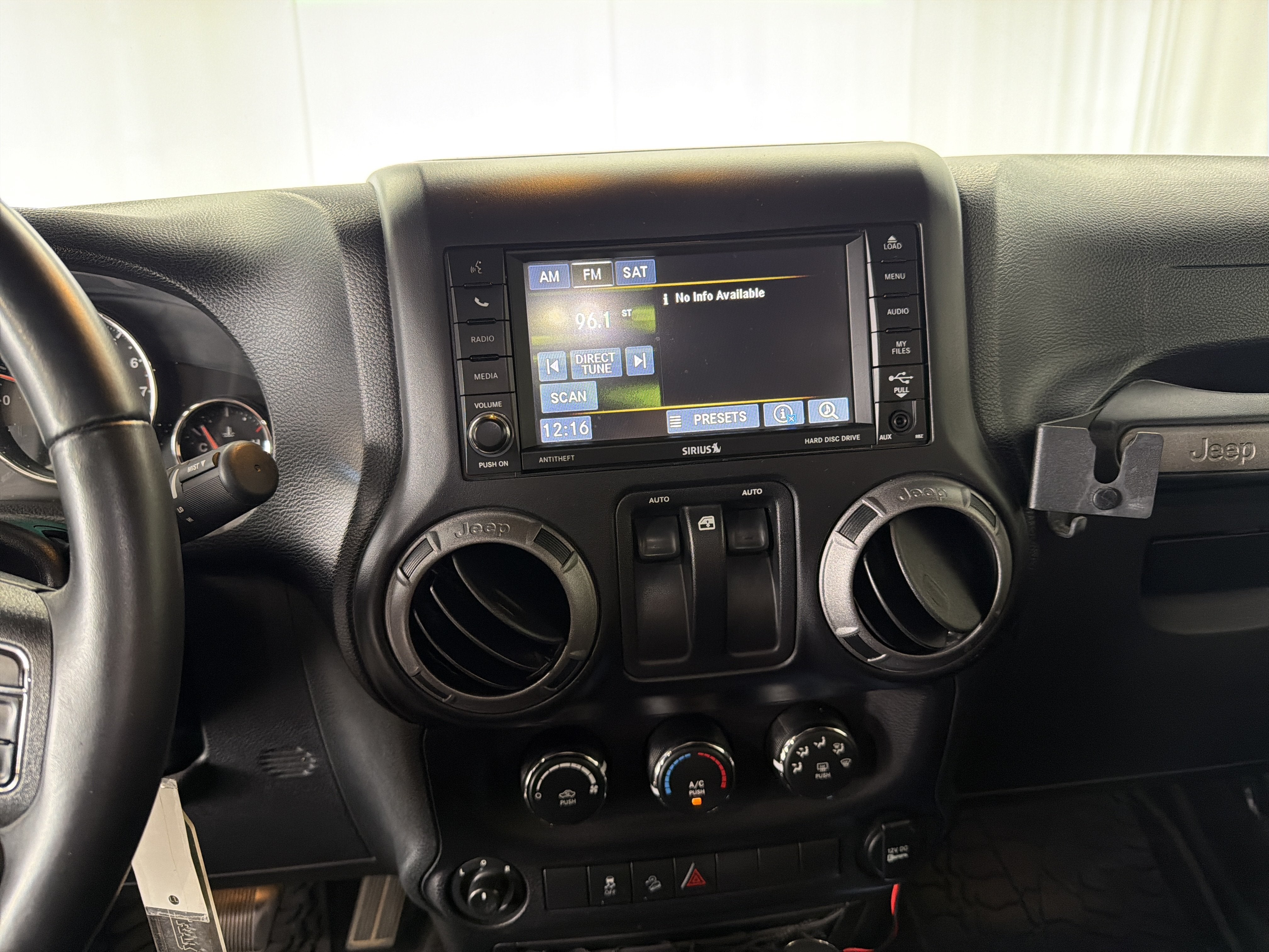 2017 Jeep Wrangler Willys Wheeler