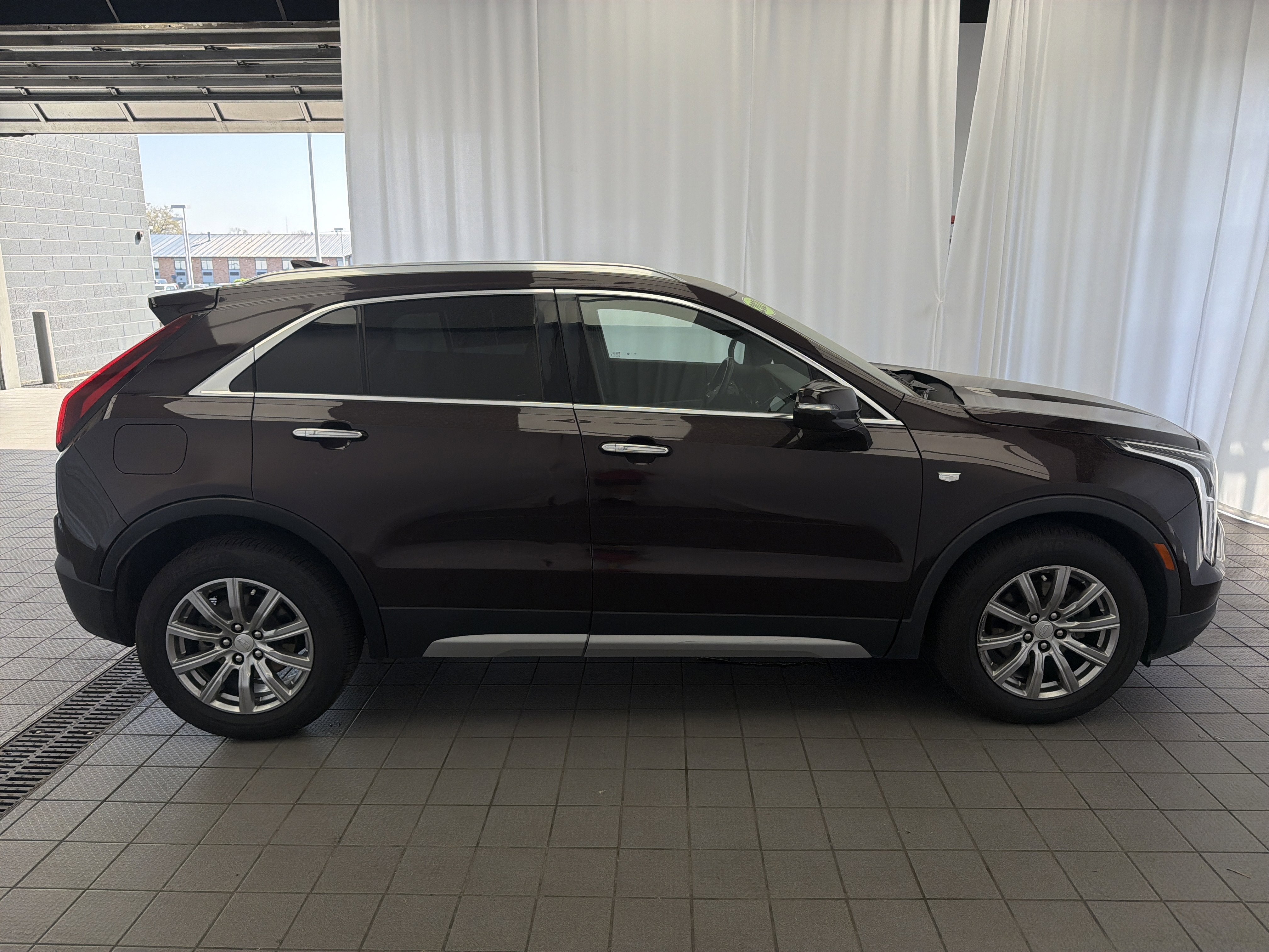 2021 Cadillac XT4 FWD Premium Luxury