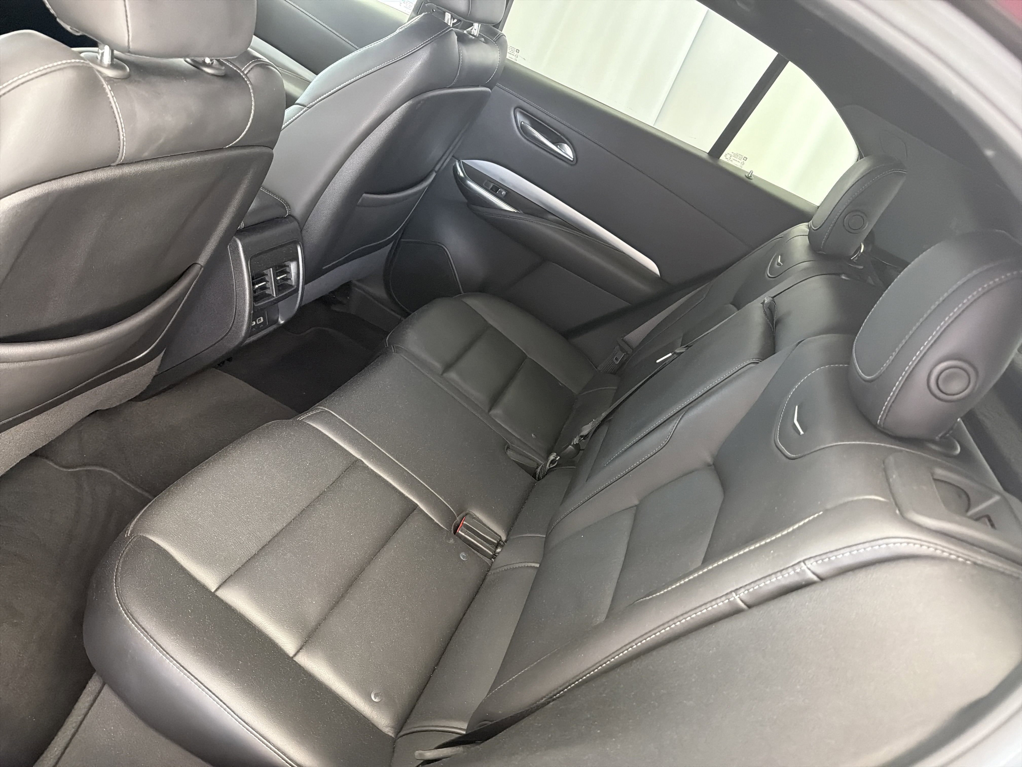 2021 Cadillac XT4 FWD Premium Luxury