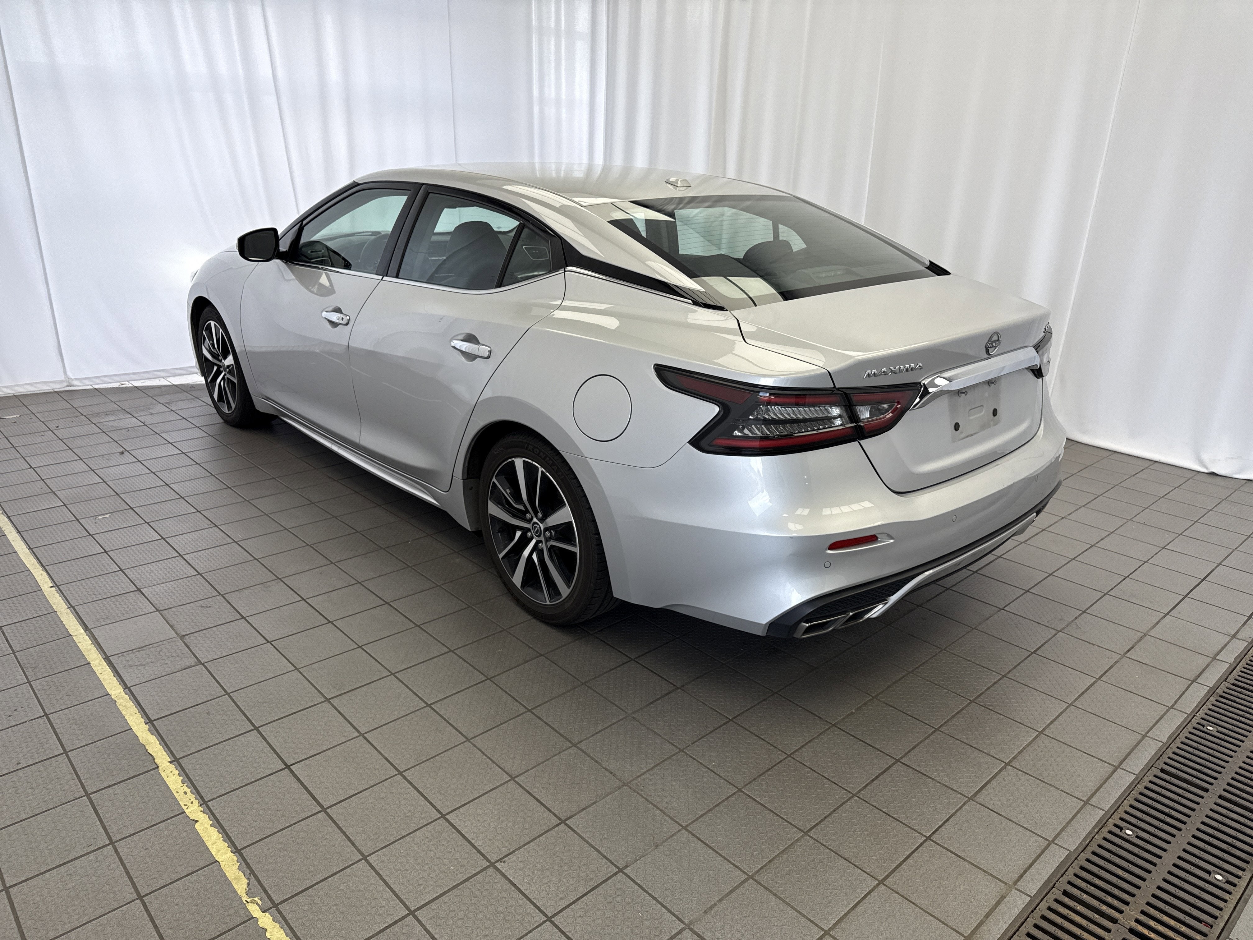 2023 Nissan Maxima SV