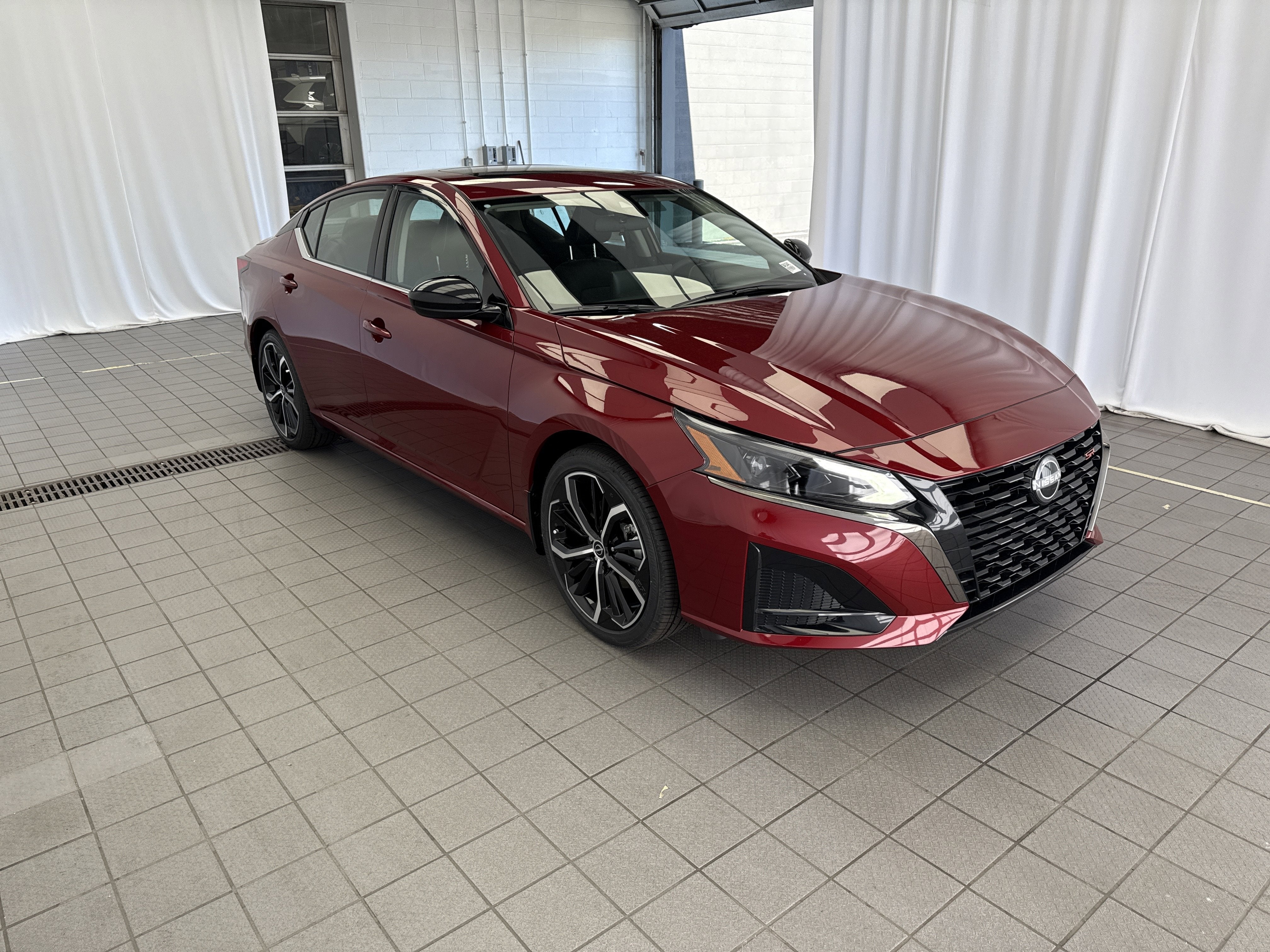 2025 Nissan Altima SR