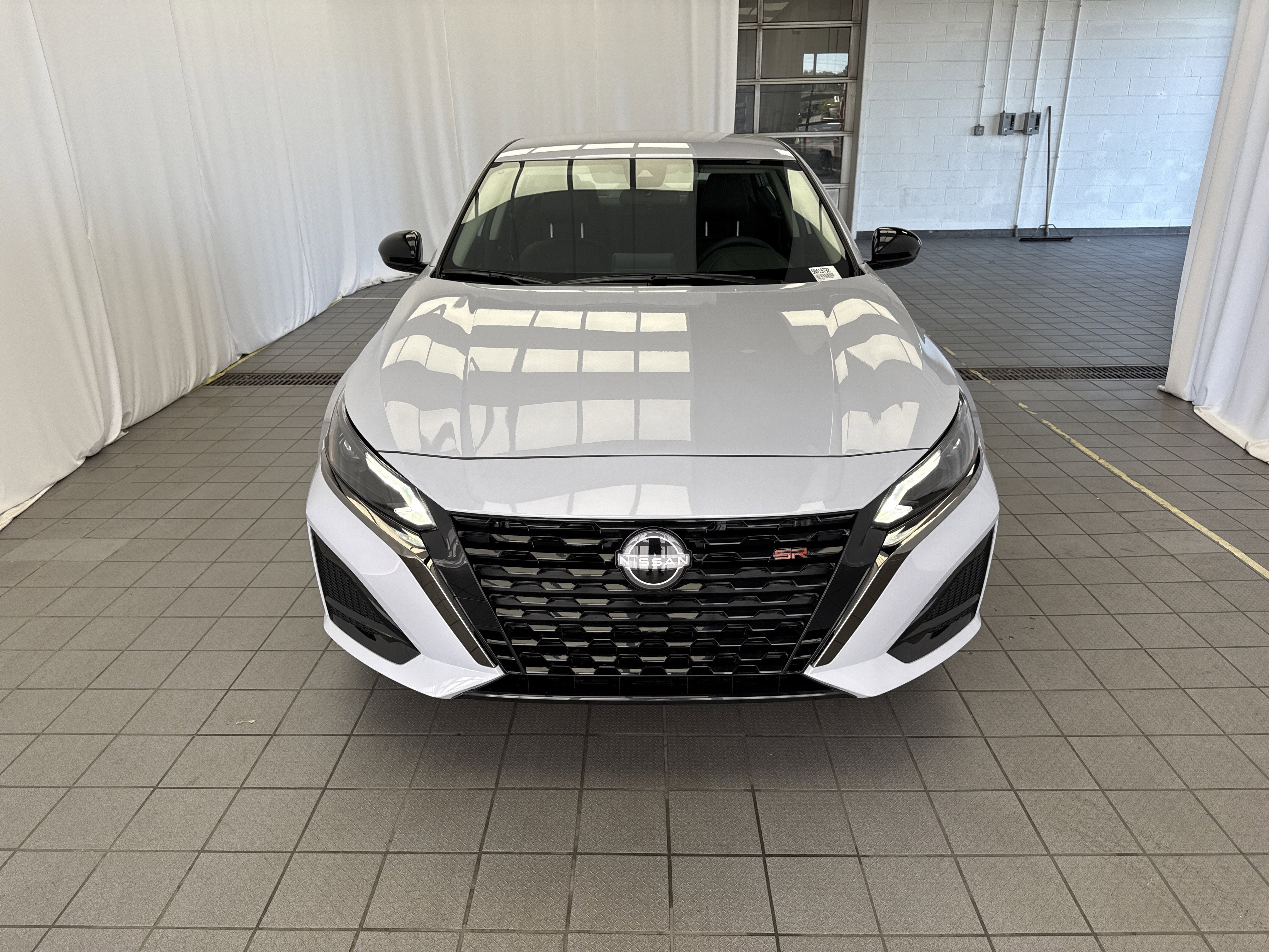 2025 Nissan Altima SR