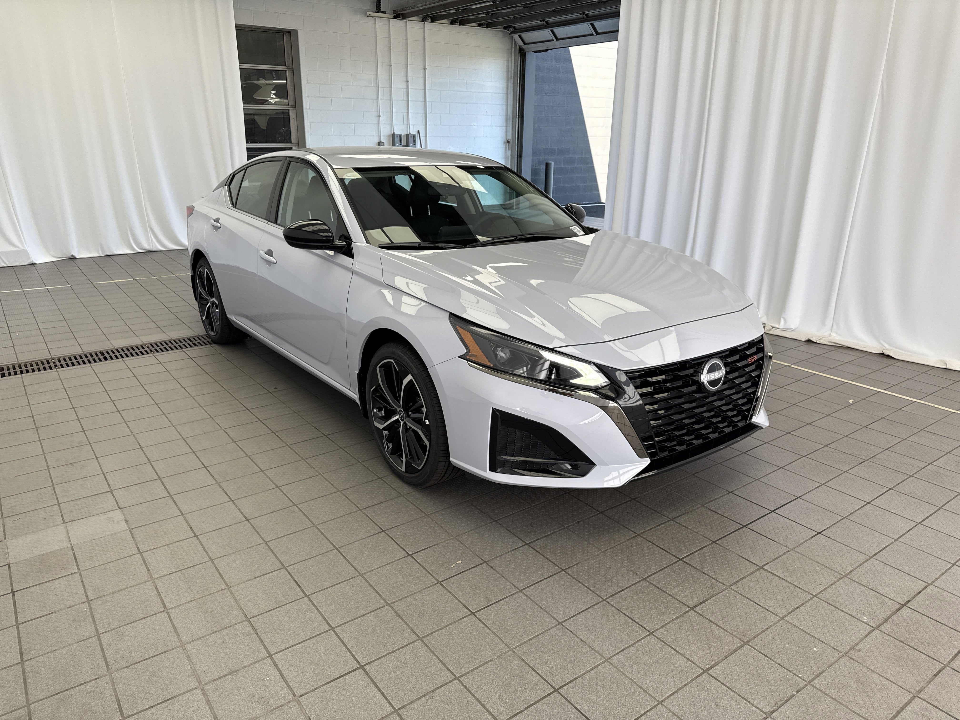 2025 Nissan Altima SR