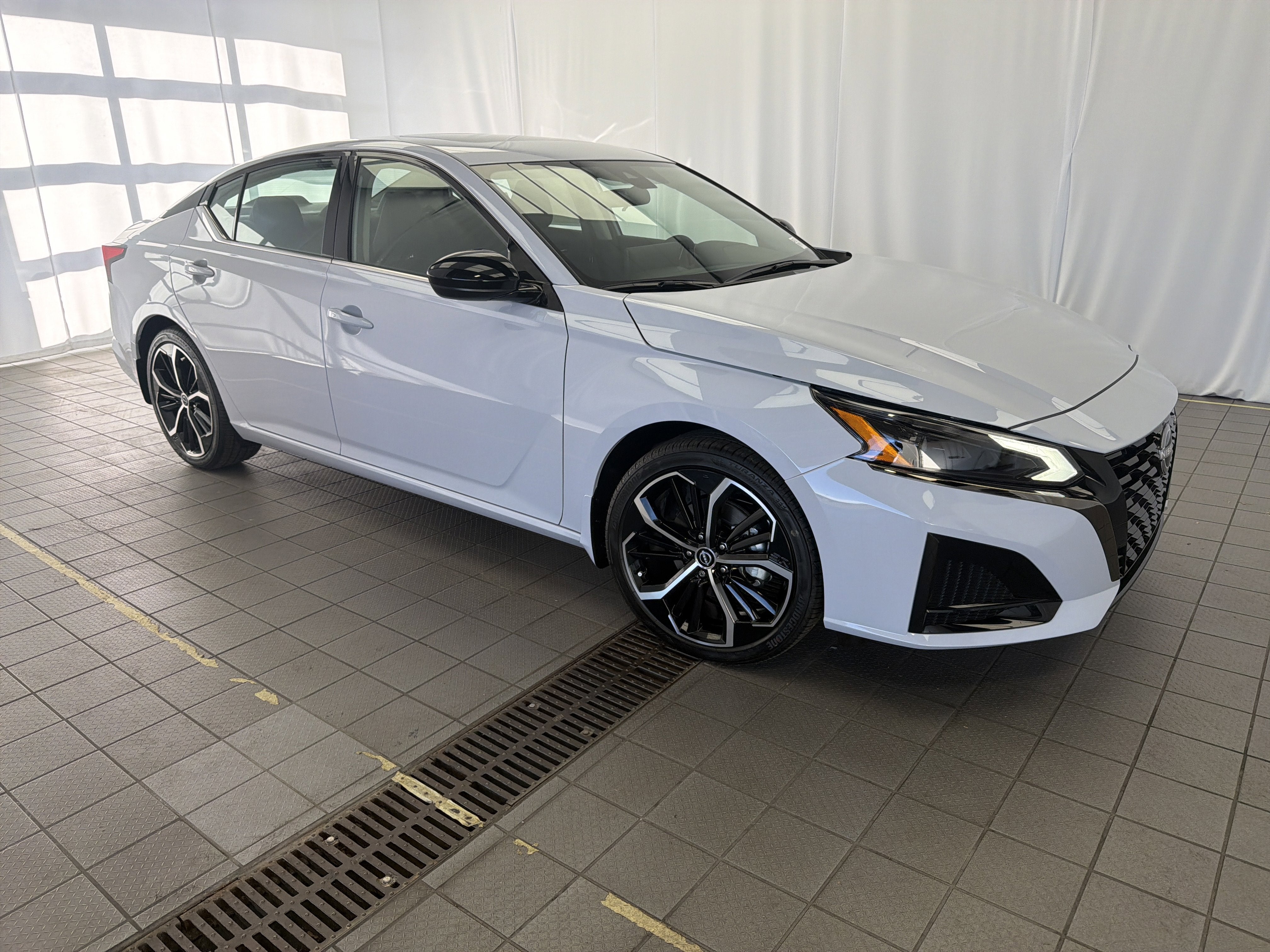 2025 Nissan Altima SR