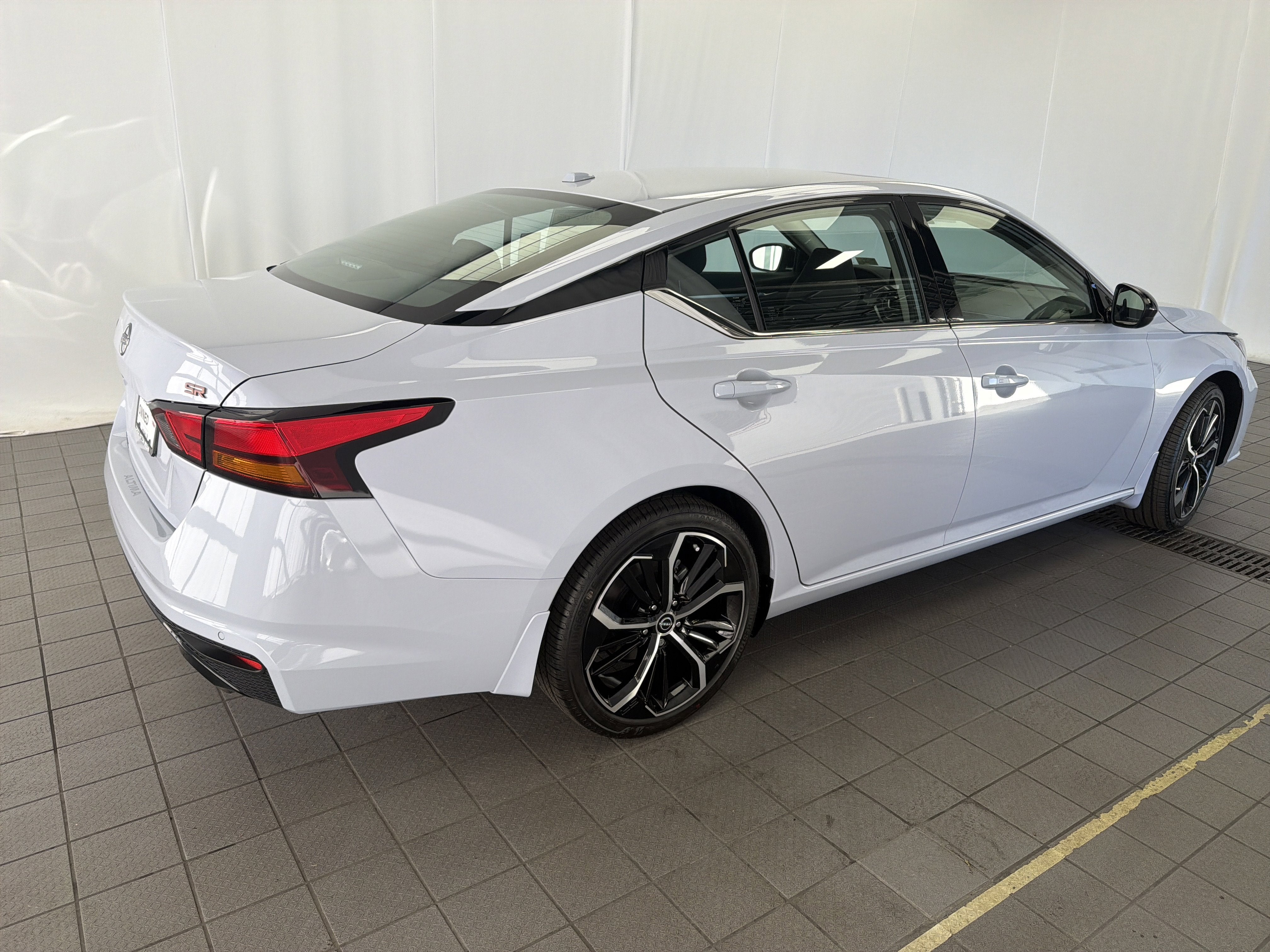 2025 Nissan Altima SR