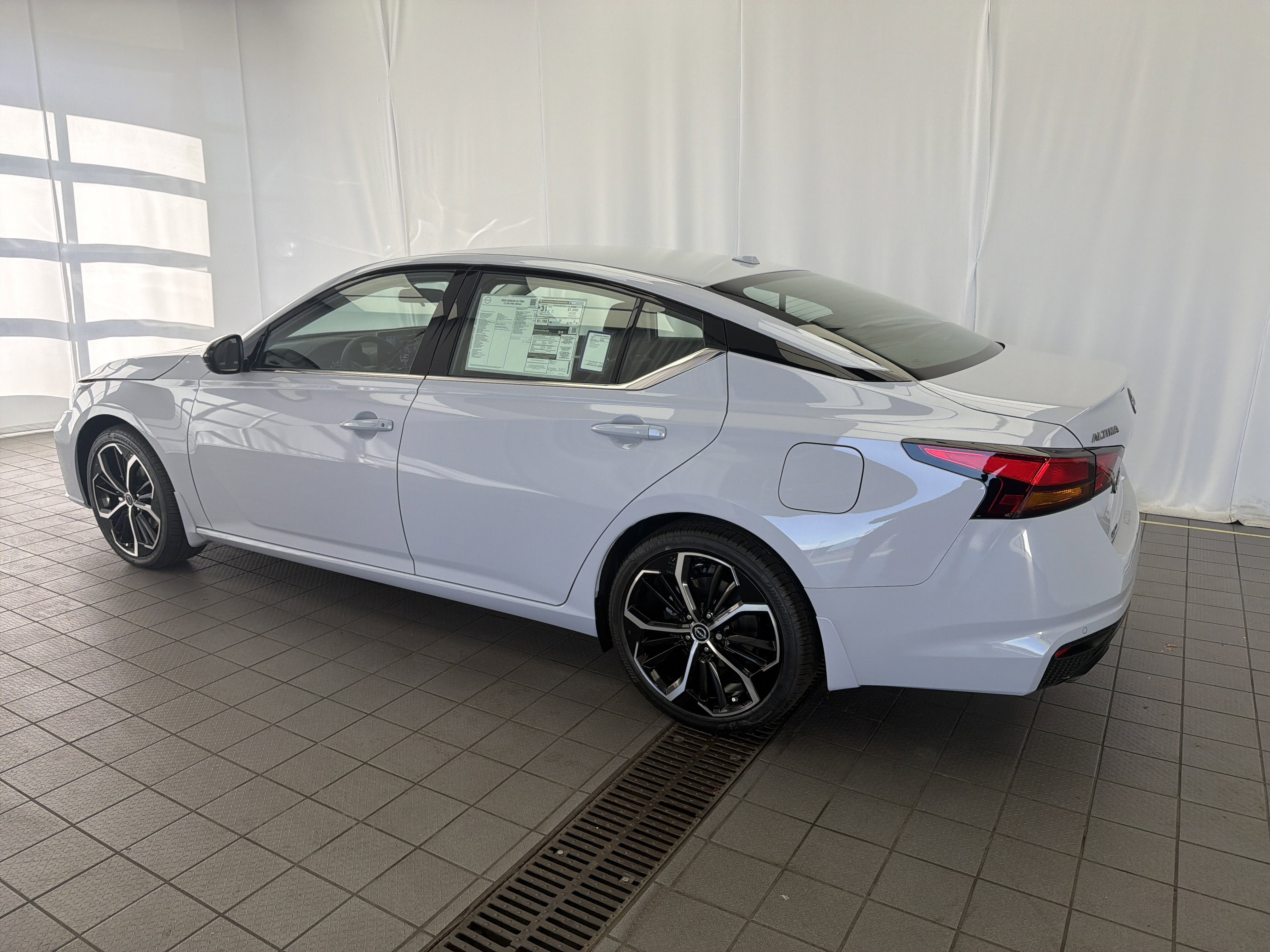 2025 Nissan Altima SR