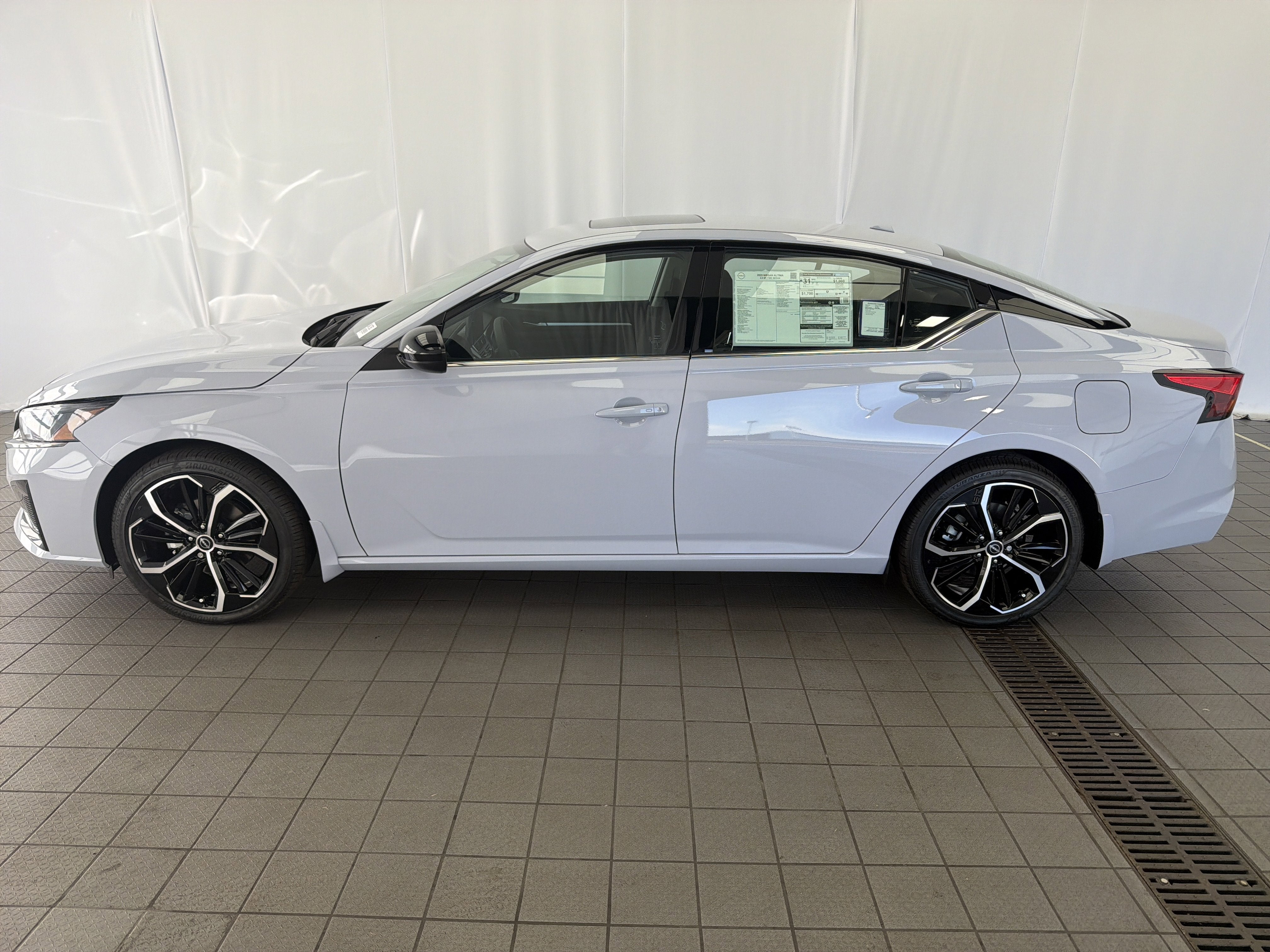 2025 Nissan Altima SR