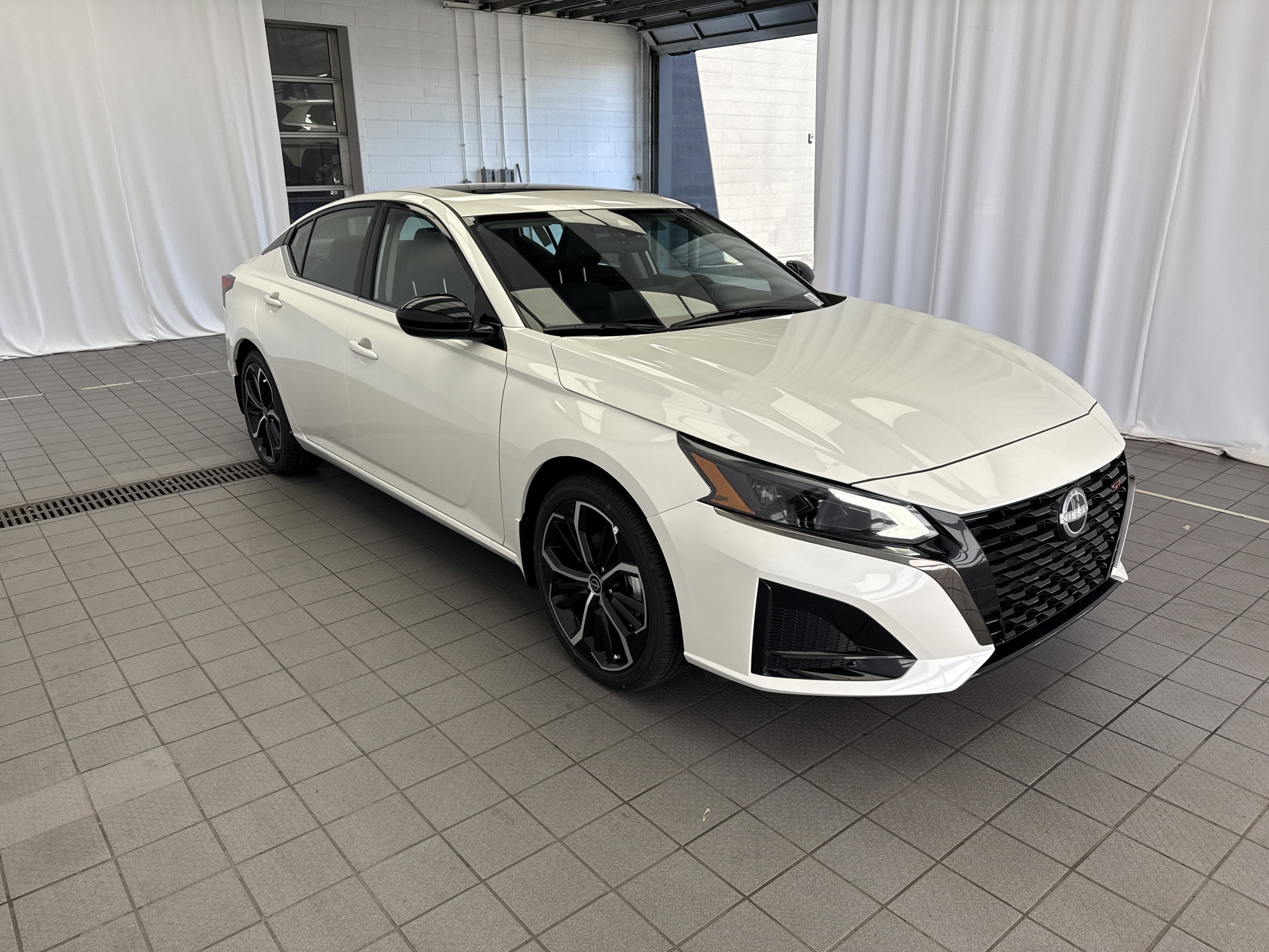 2025 Nissan Altima SR