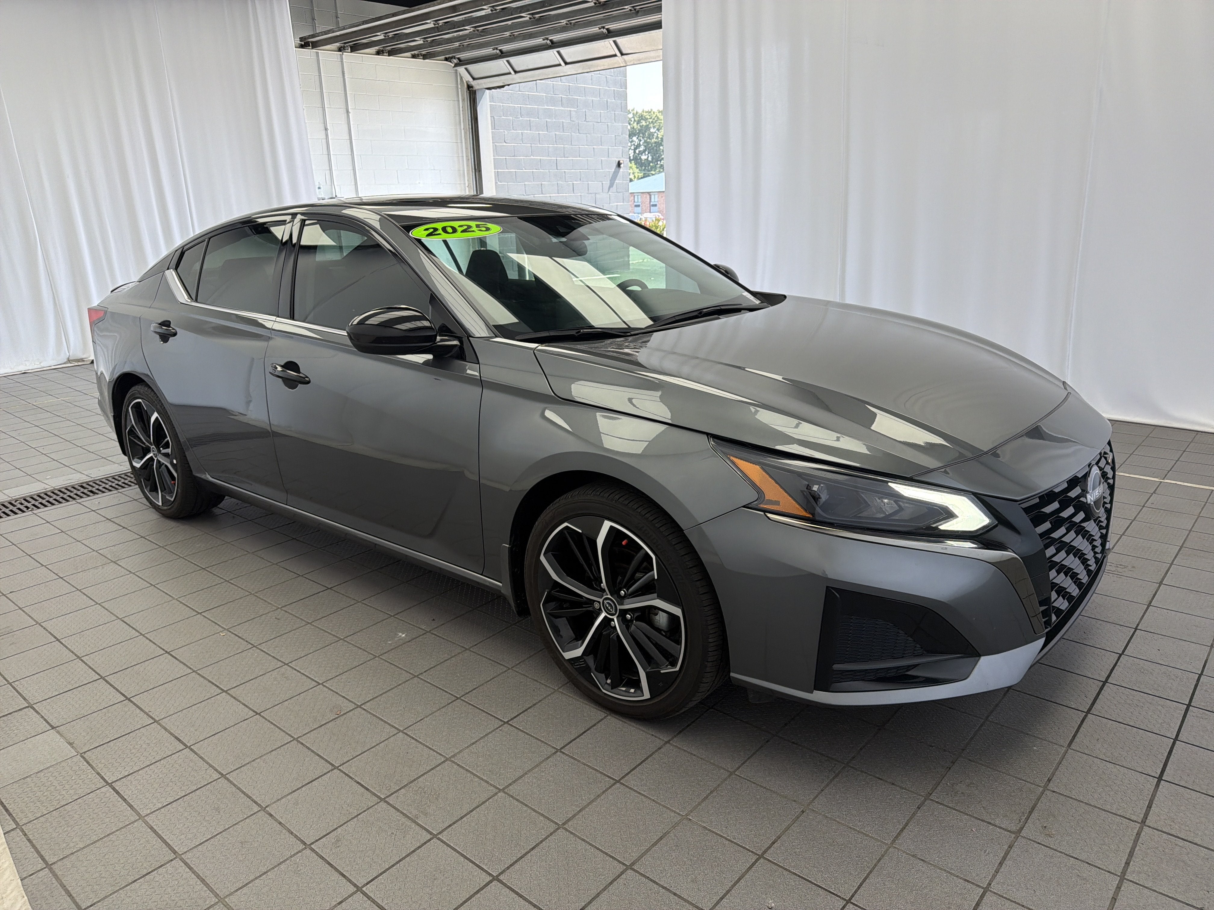 2025 Nissan Altima SR