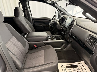 2024 Nissan TITAN Crew Cab SV