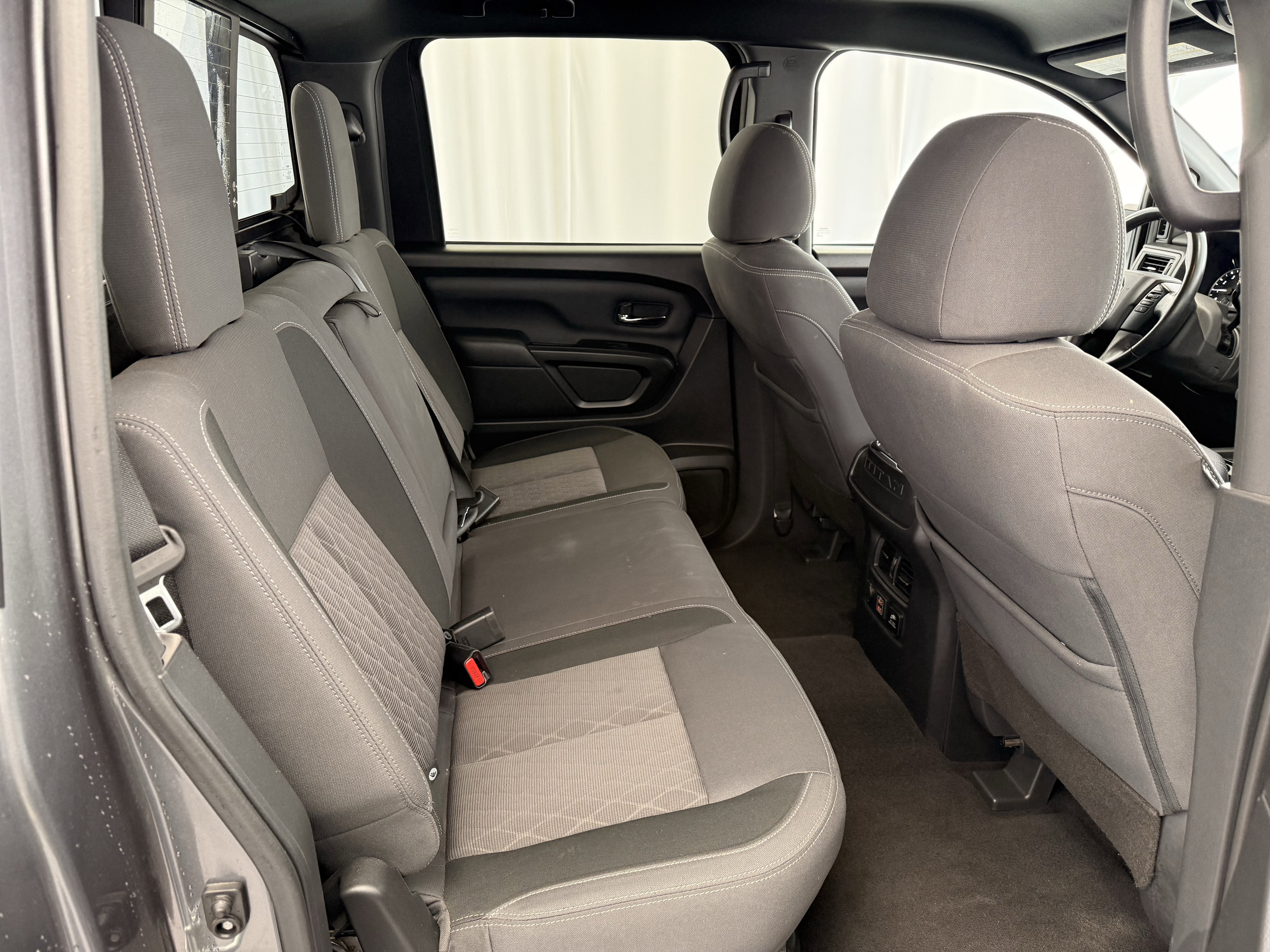 2024 Nissan TITAN Crew Cab SV