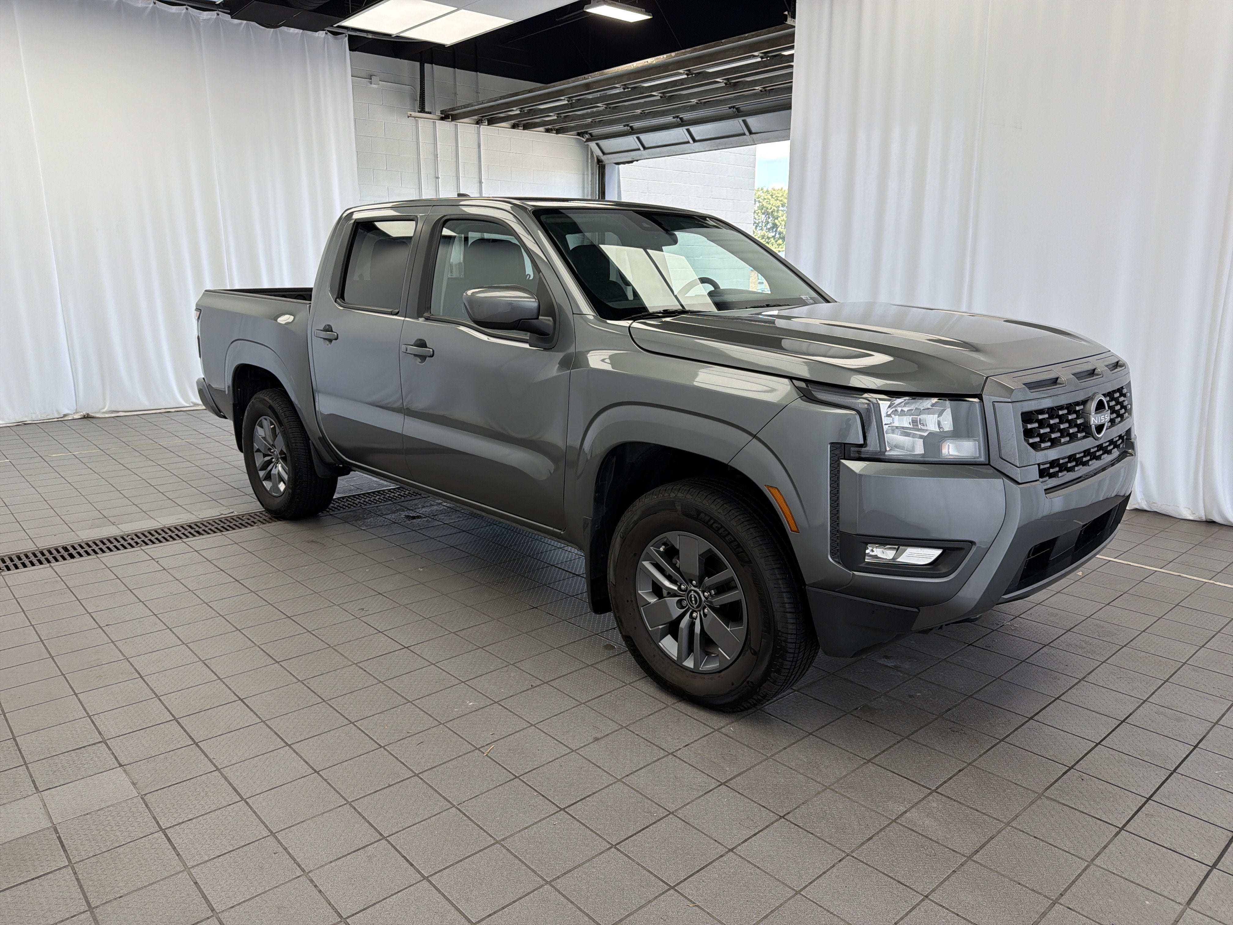 2025 Nissan Frontier SV