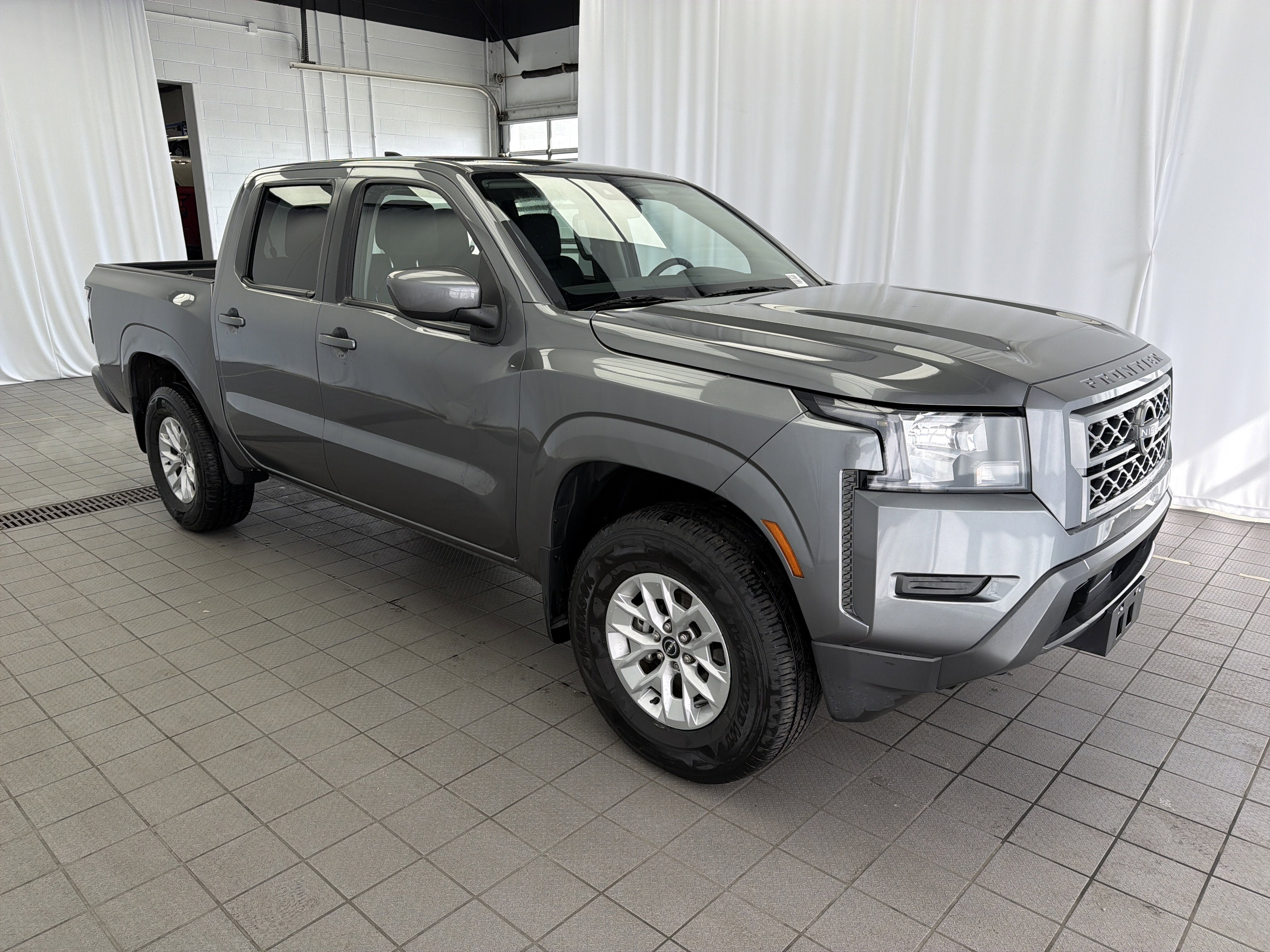 2024 Nissan Frontier SV