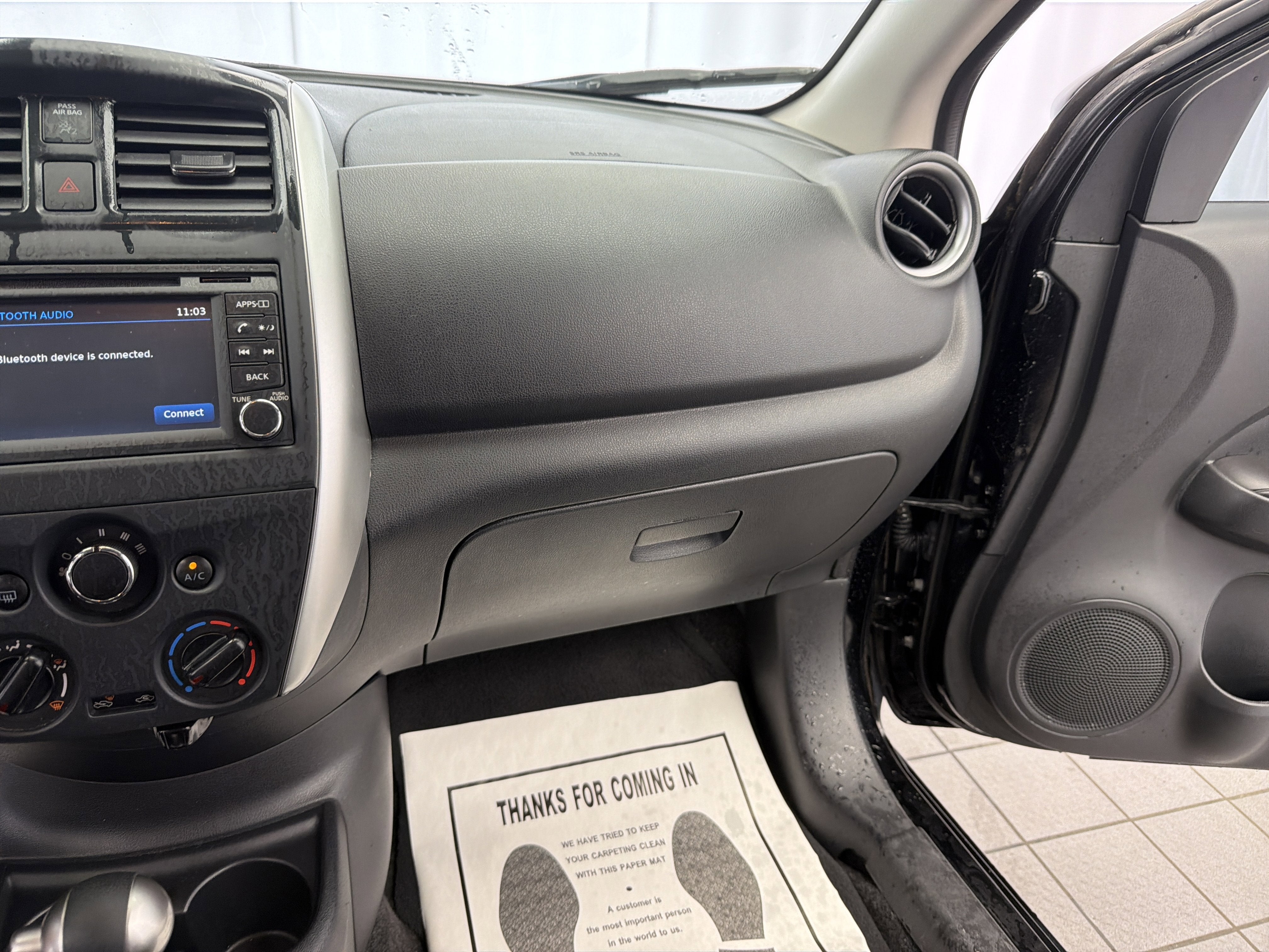 2016 Nissan Versa SV