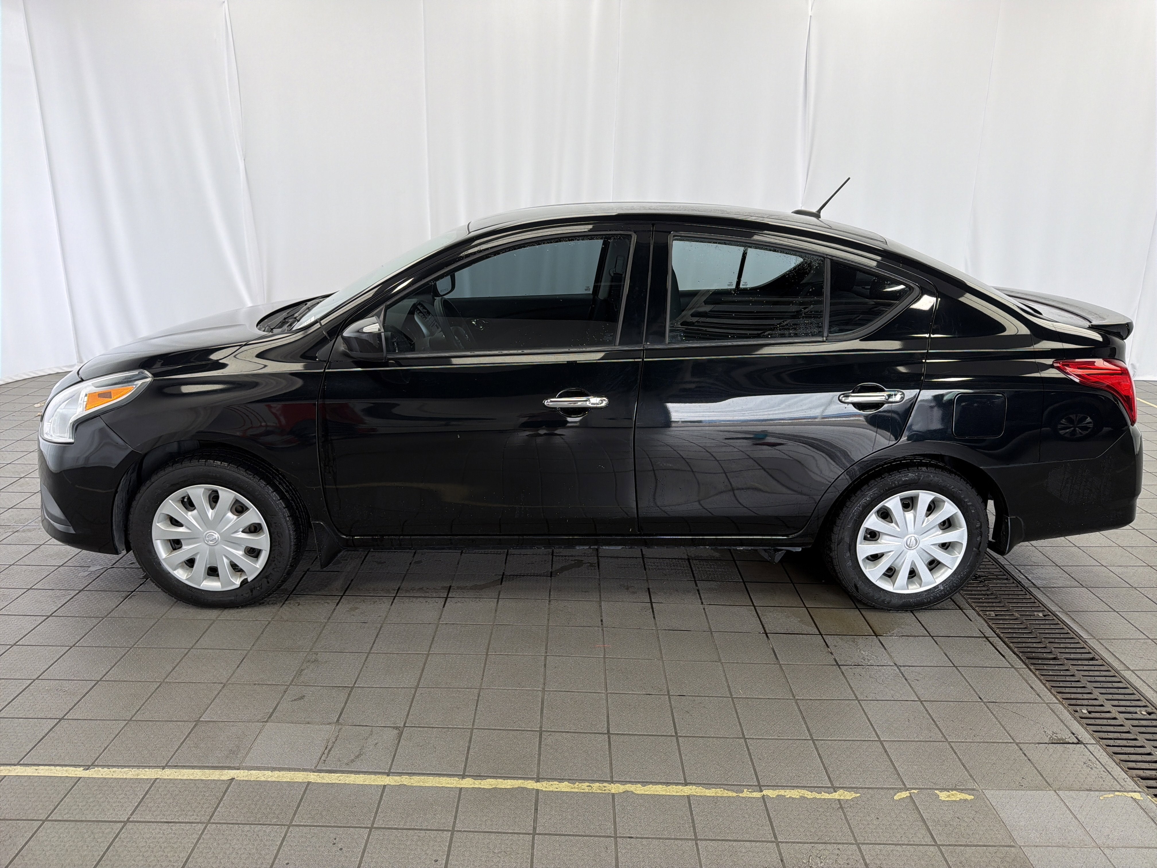 2016 Nissan Versa SV