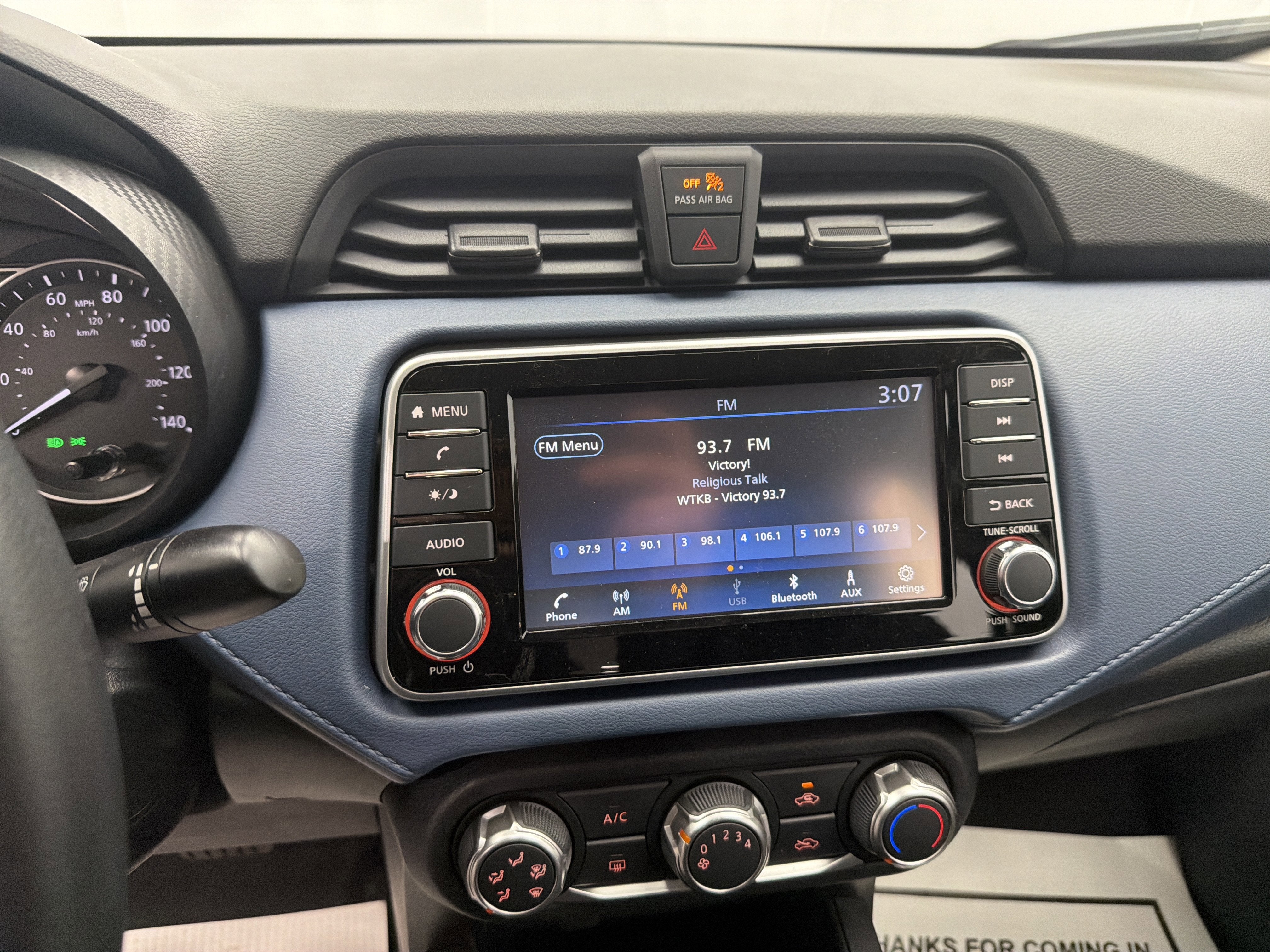 2025 Nissan Versa SV