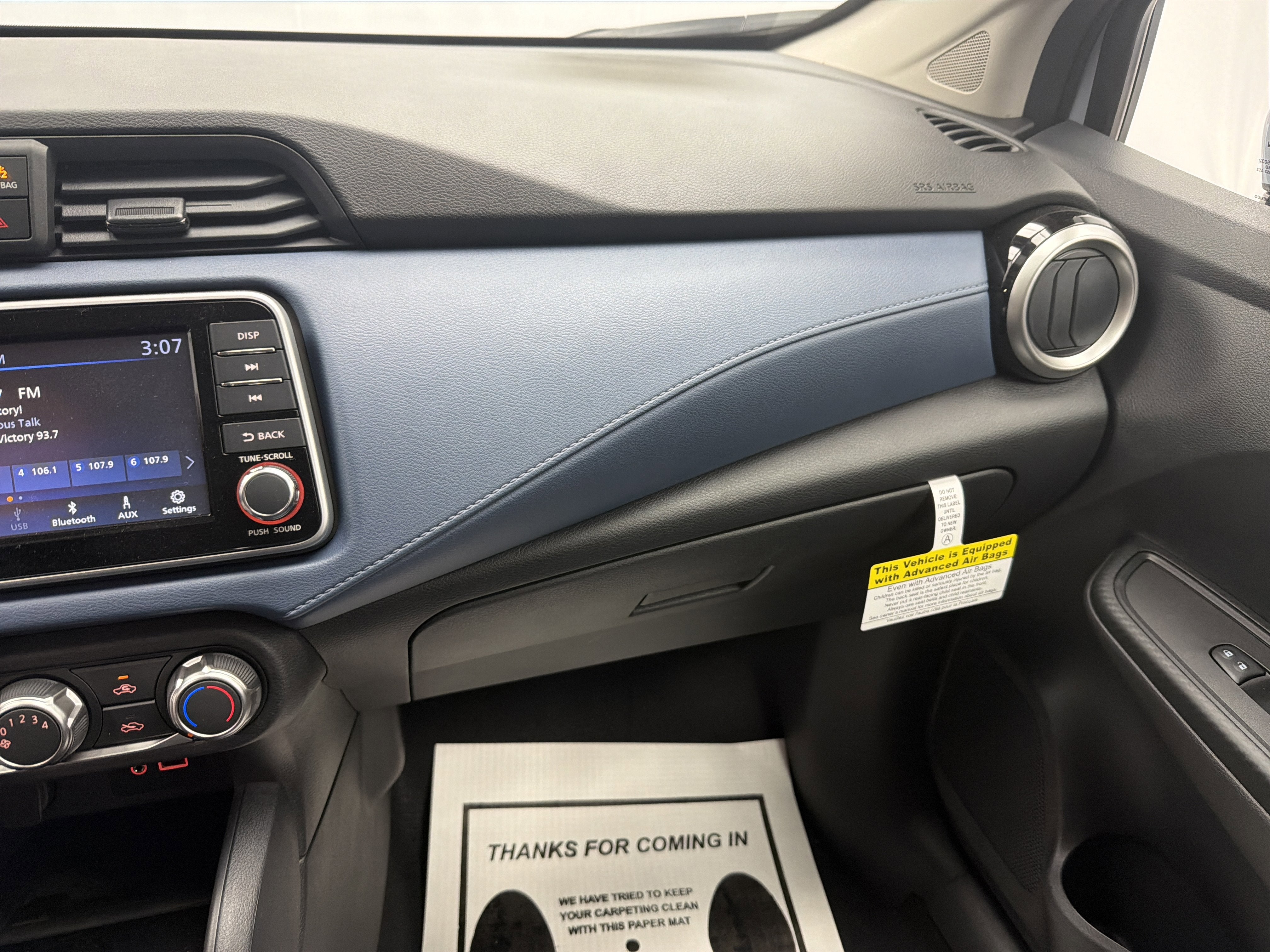 2025 Nissan Versa SV