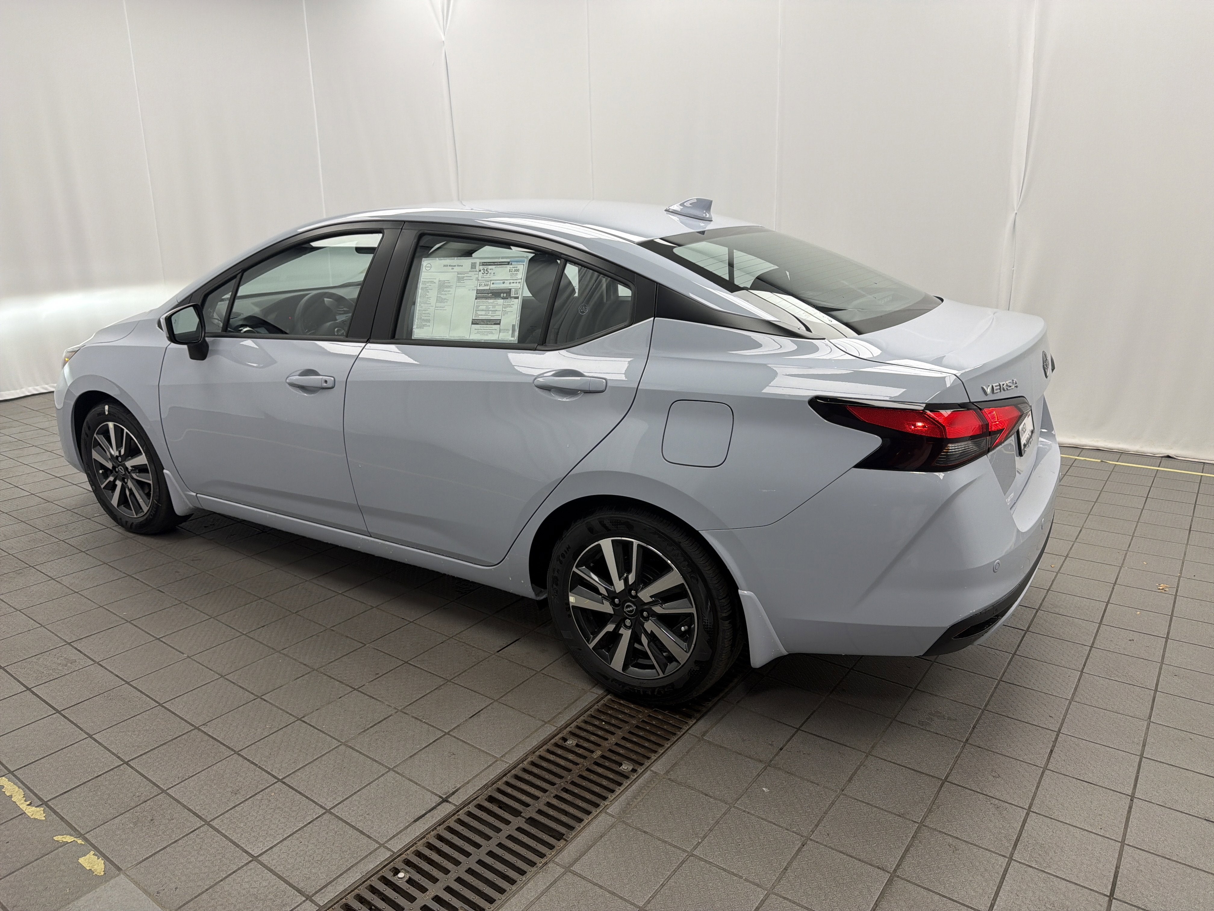 2025 Nissan Versa SV