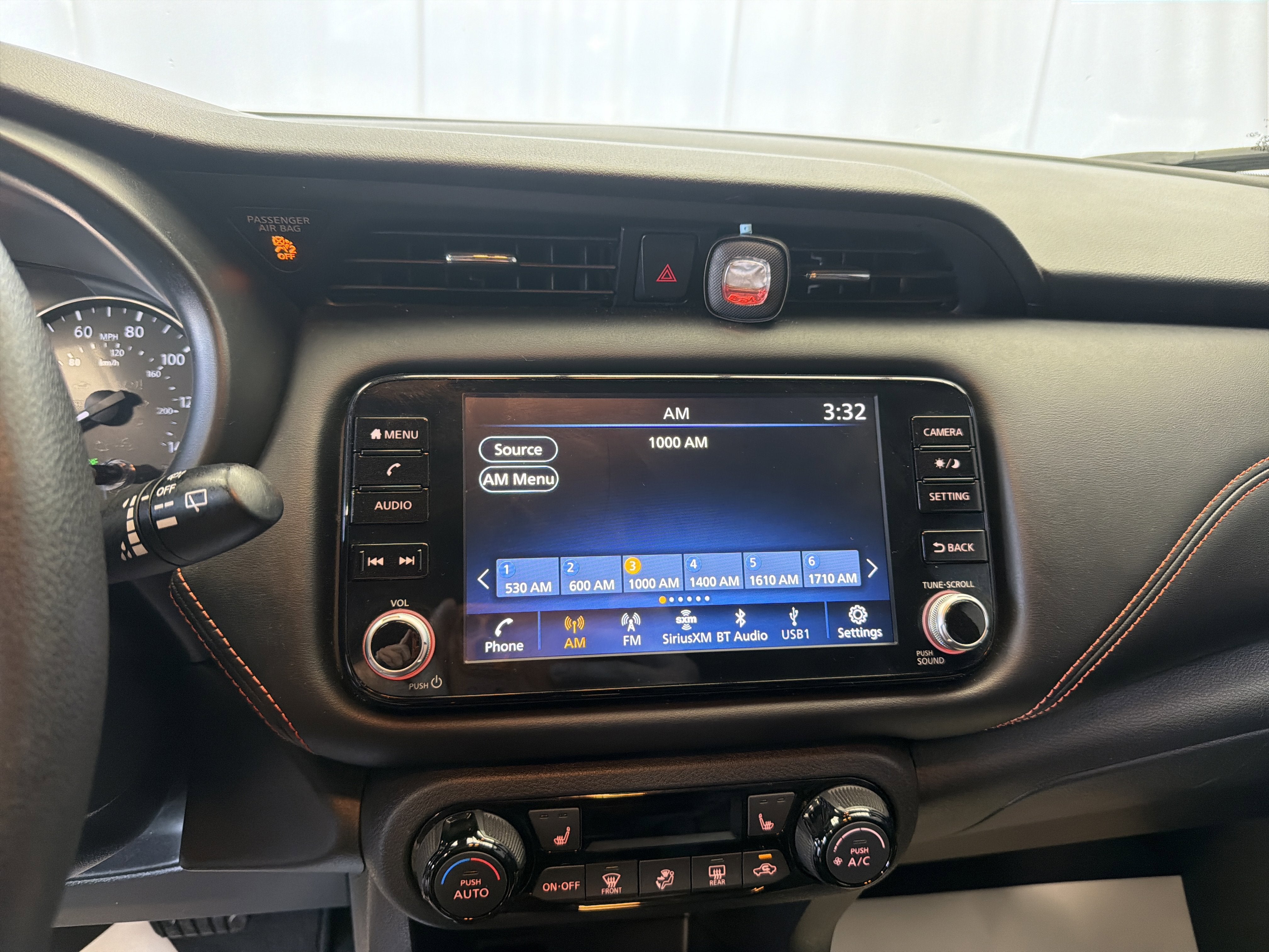 2021 Nissan Kicks SR