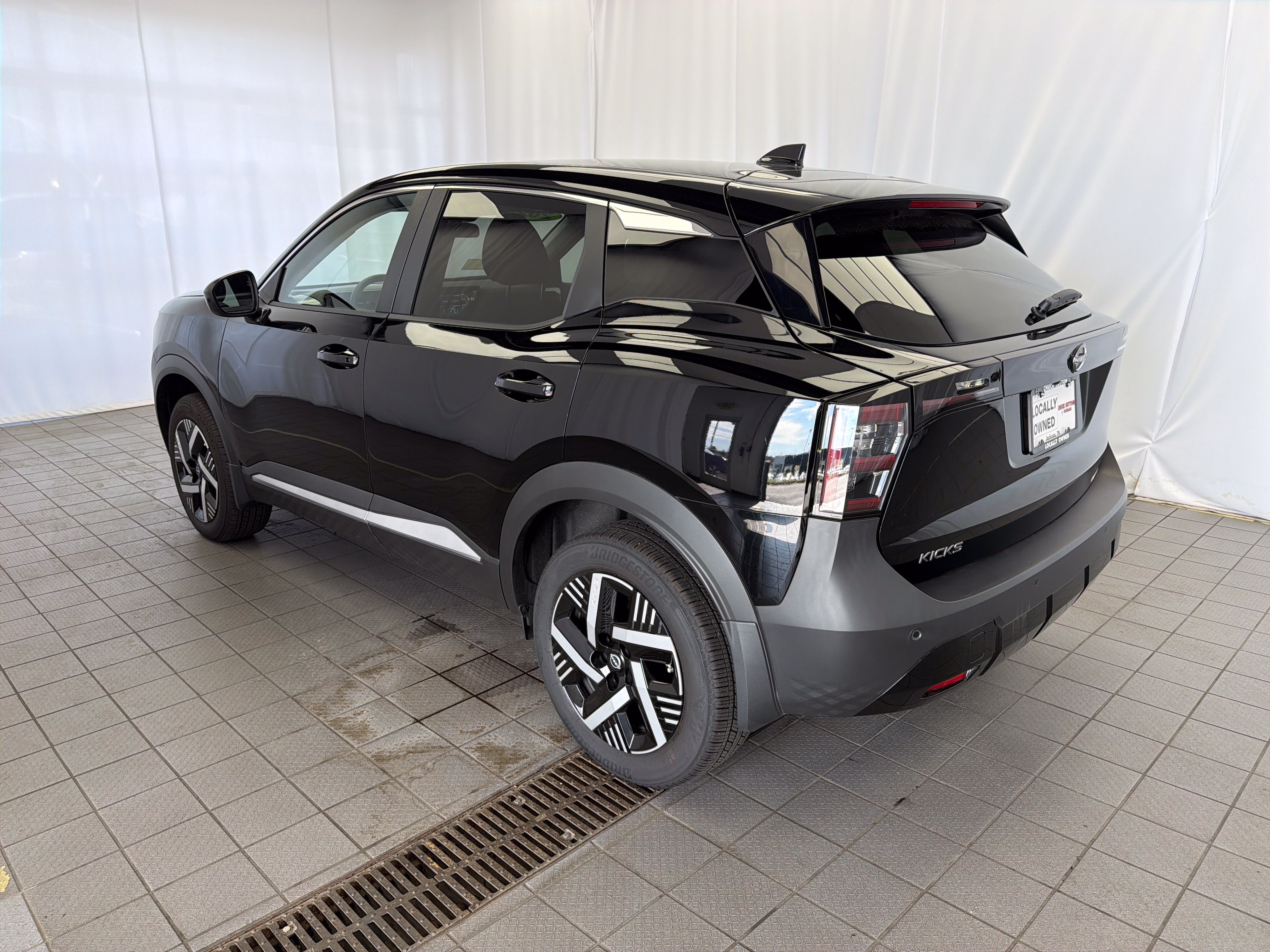 2025 Nissan Kicks SV