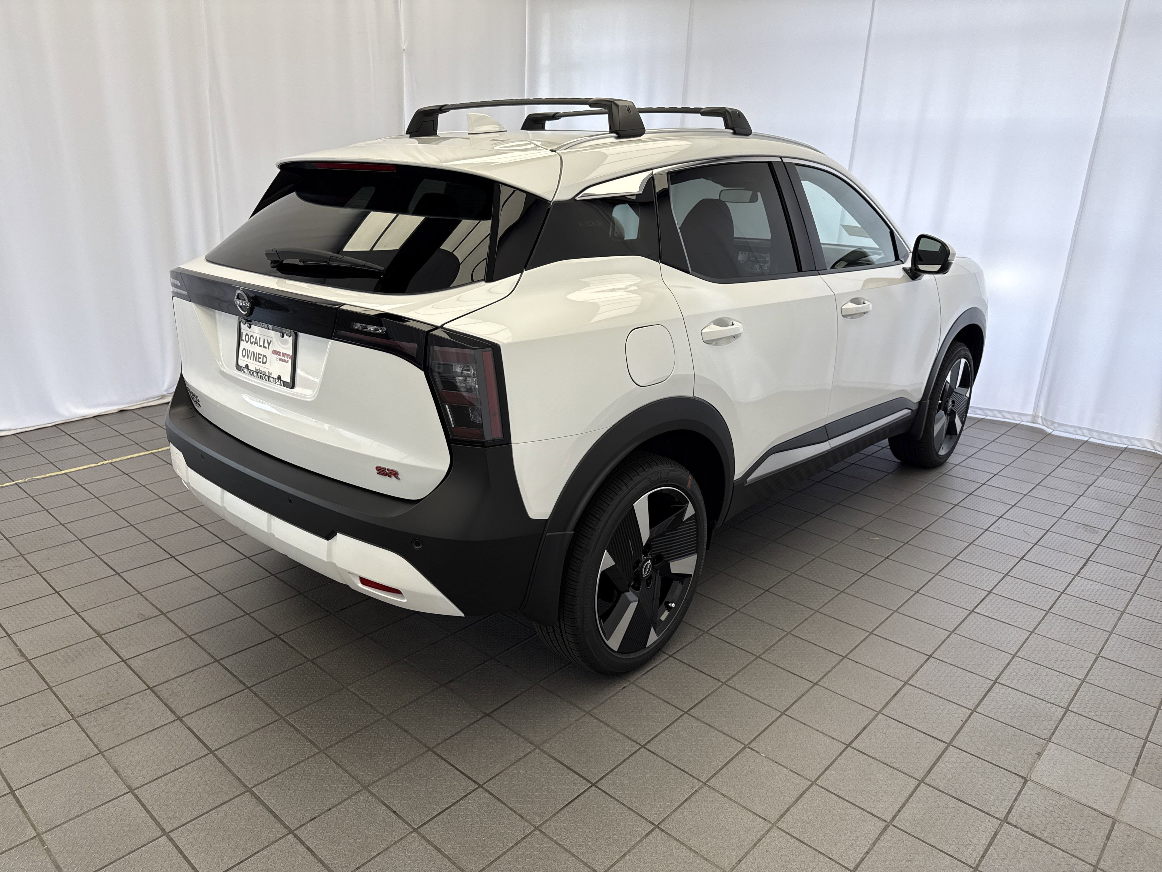 2025 Nissan Kicks SR