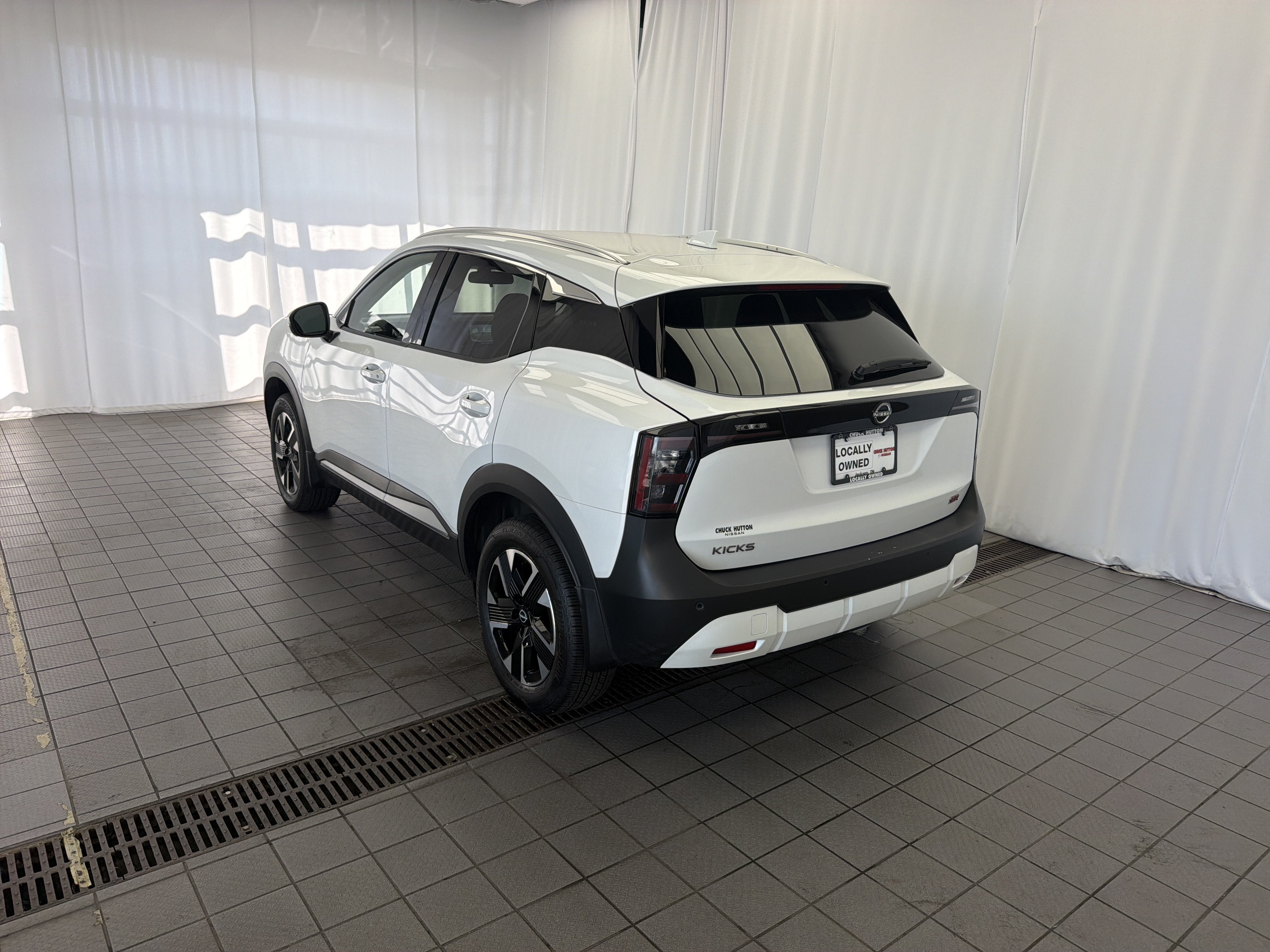2025 Nissan Kicks SR