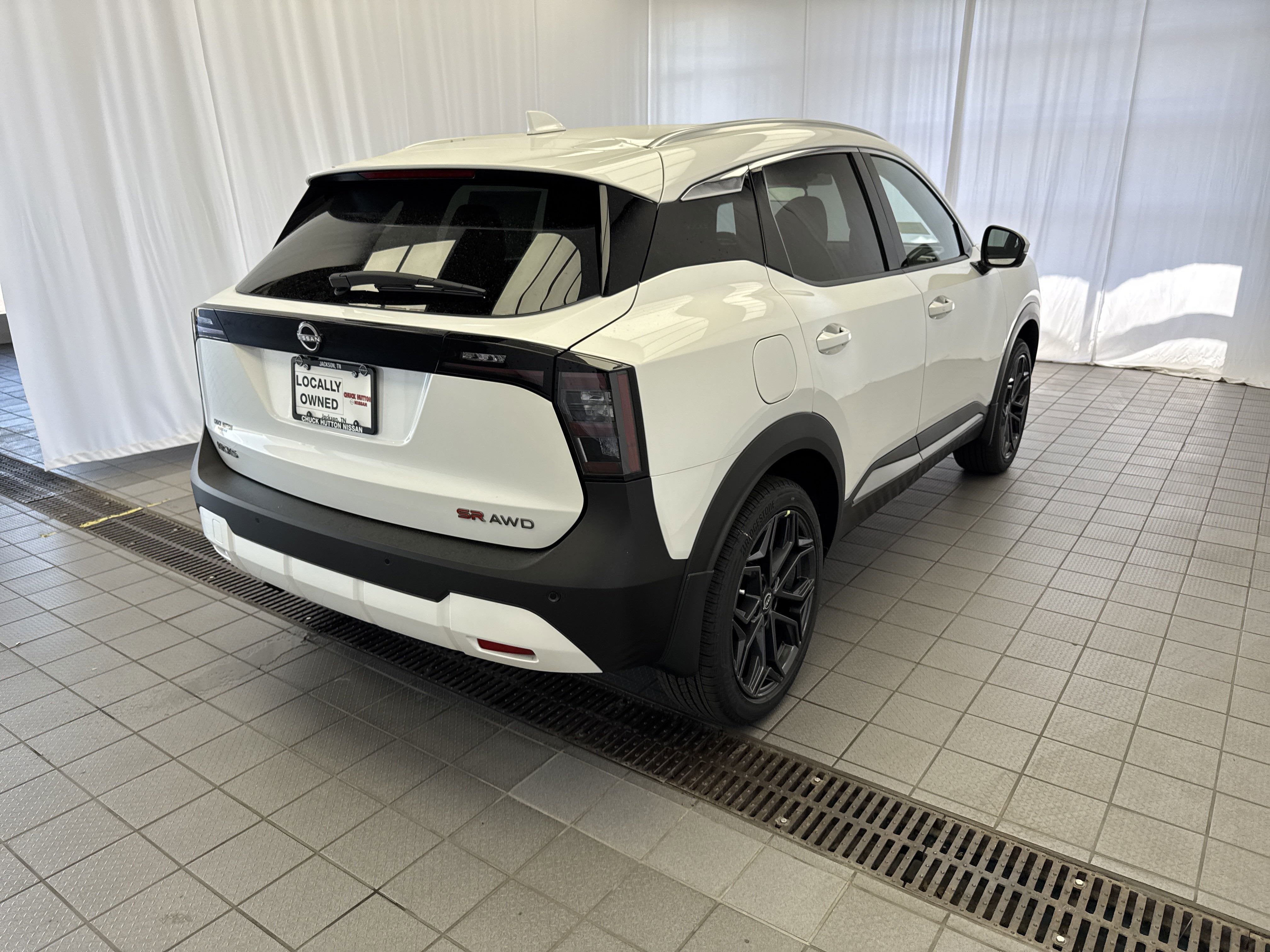 2025 Nissan Kicks SR