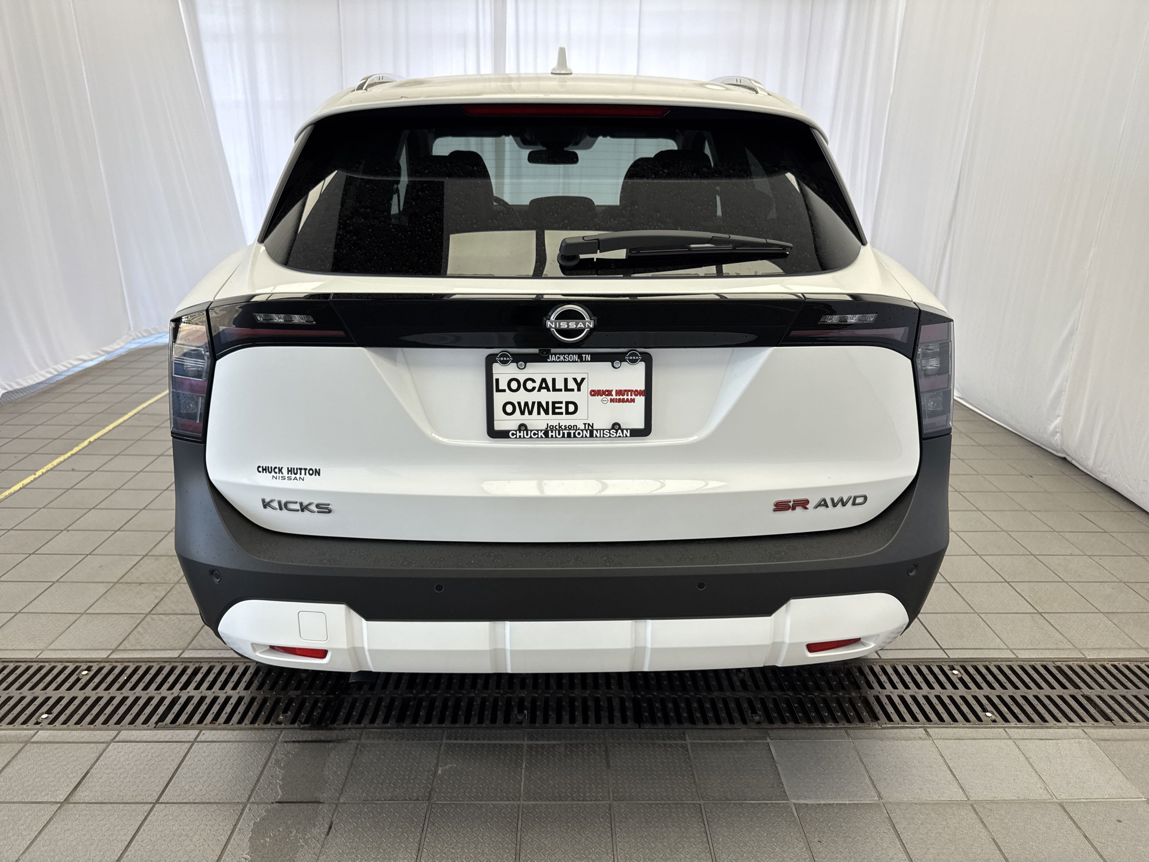 2025 Nissan Kicks SR