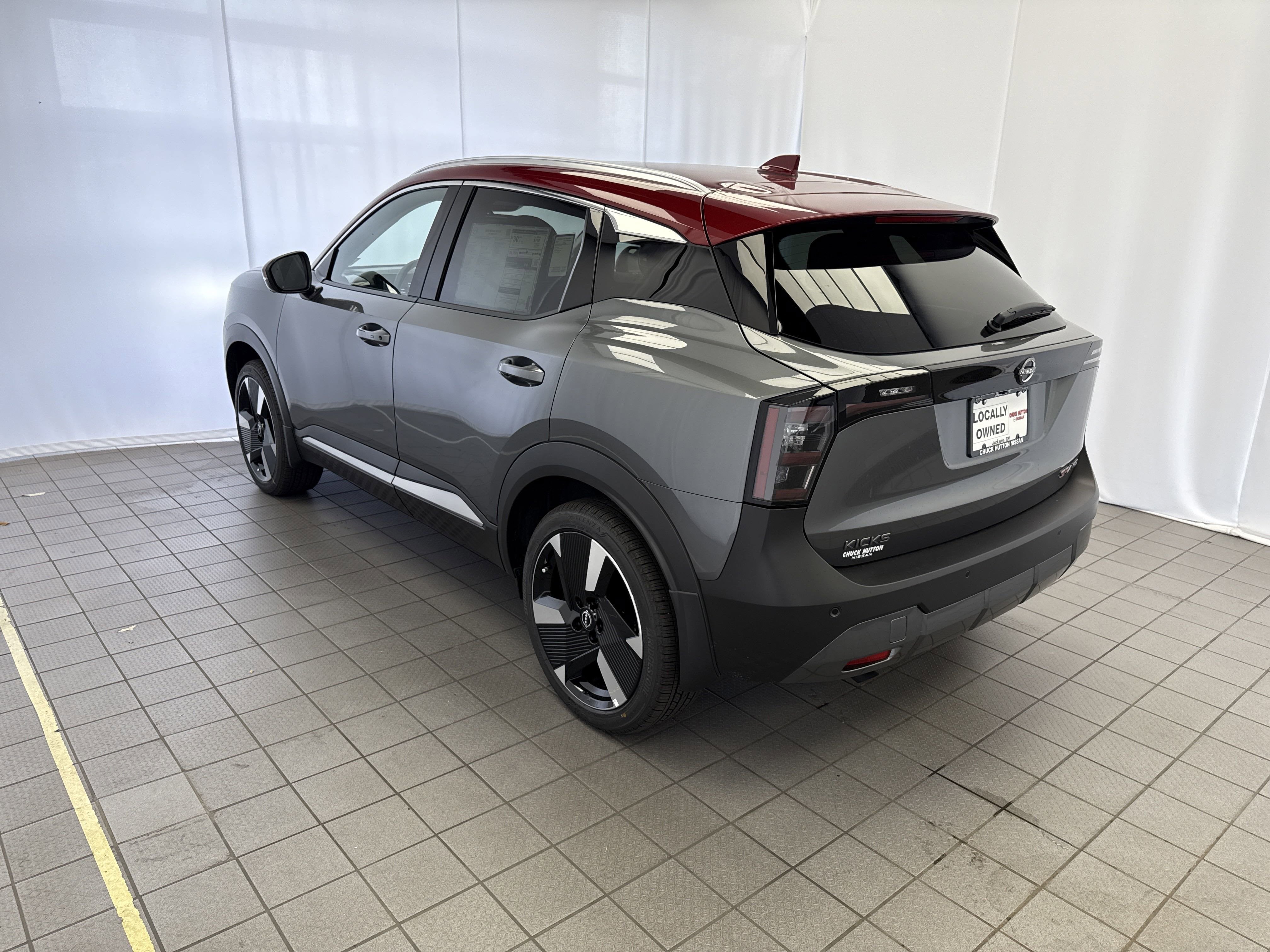 2025 Nissan Kicks SR