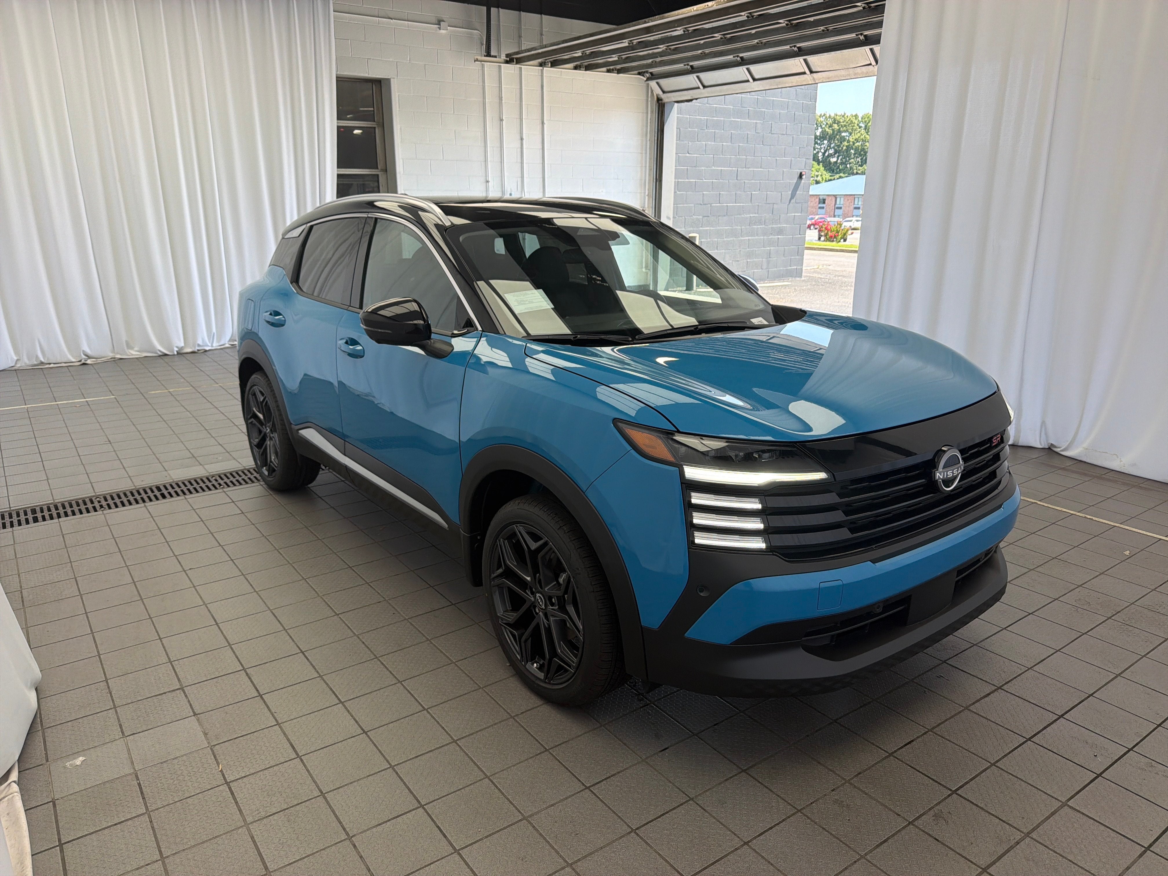 2026 Nissan Kicks SR