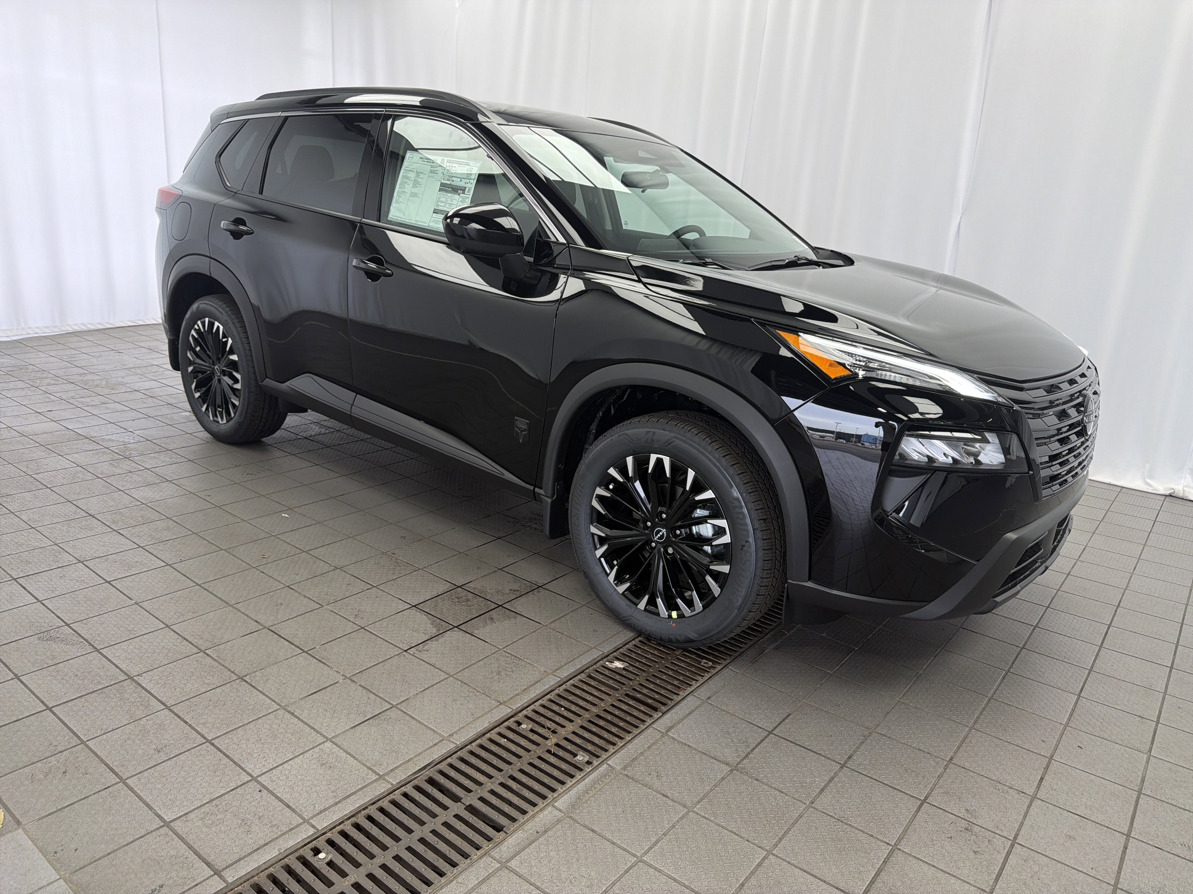 2026 Nissan Rogue Dark Armor