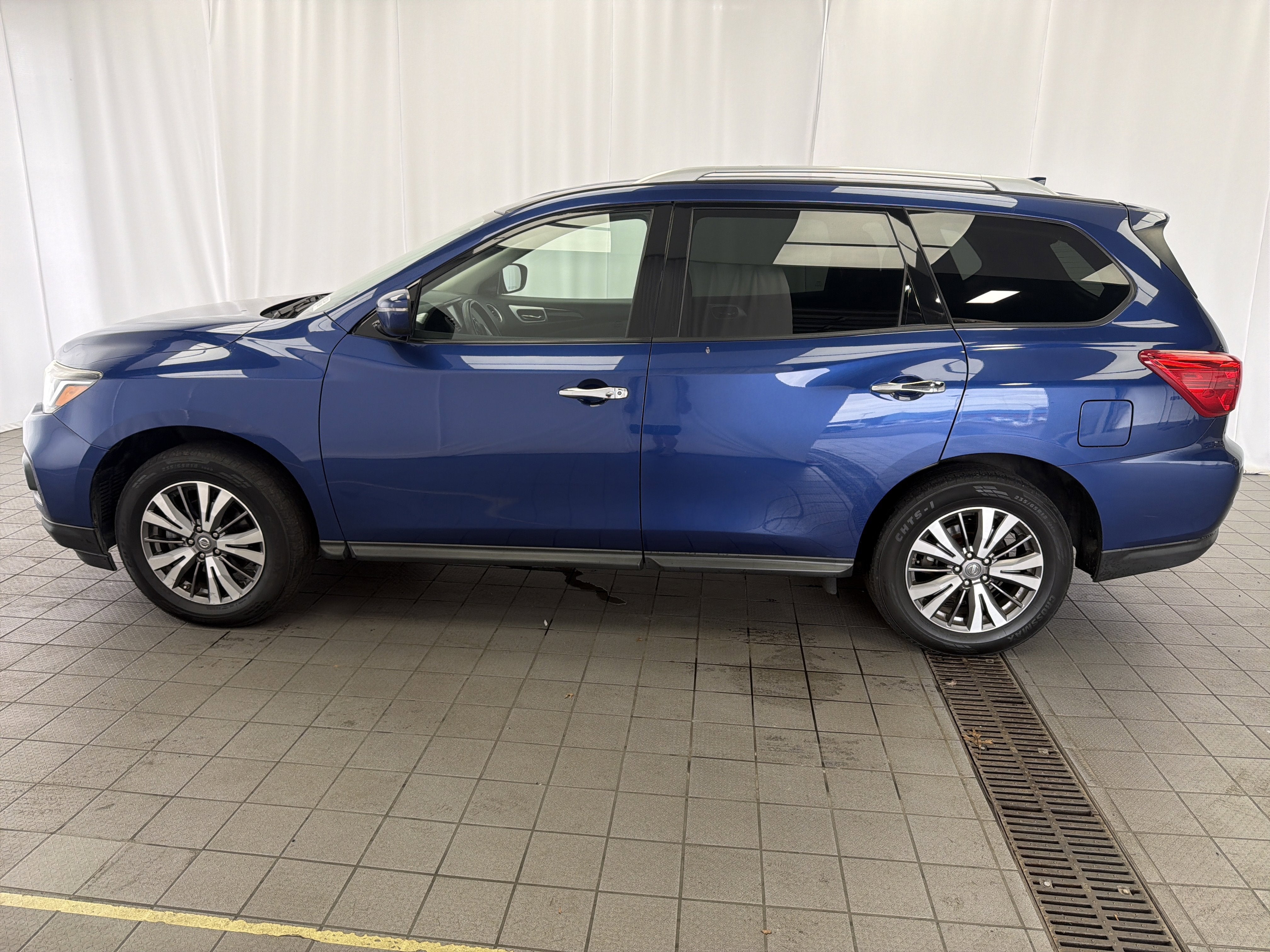 2019 Nissan Pathfinder SV