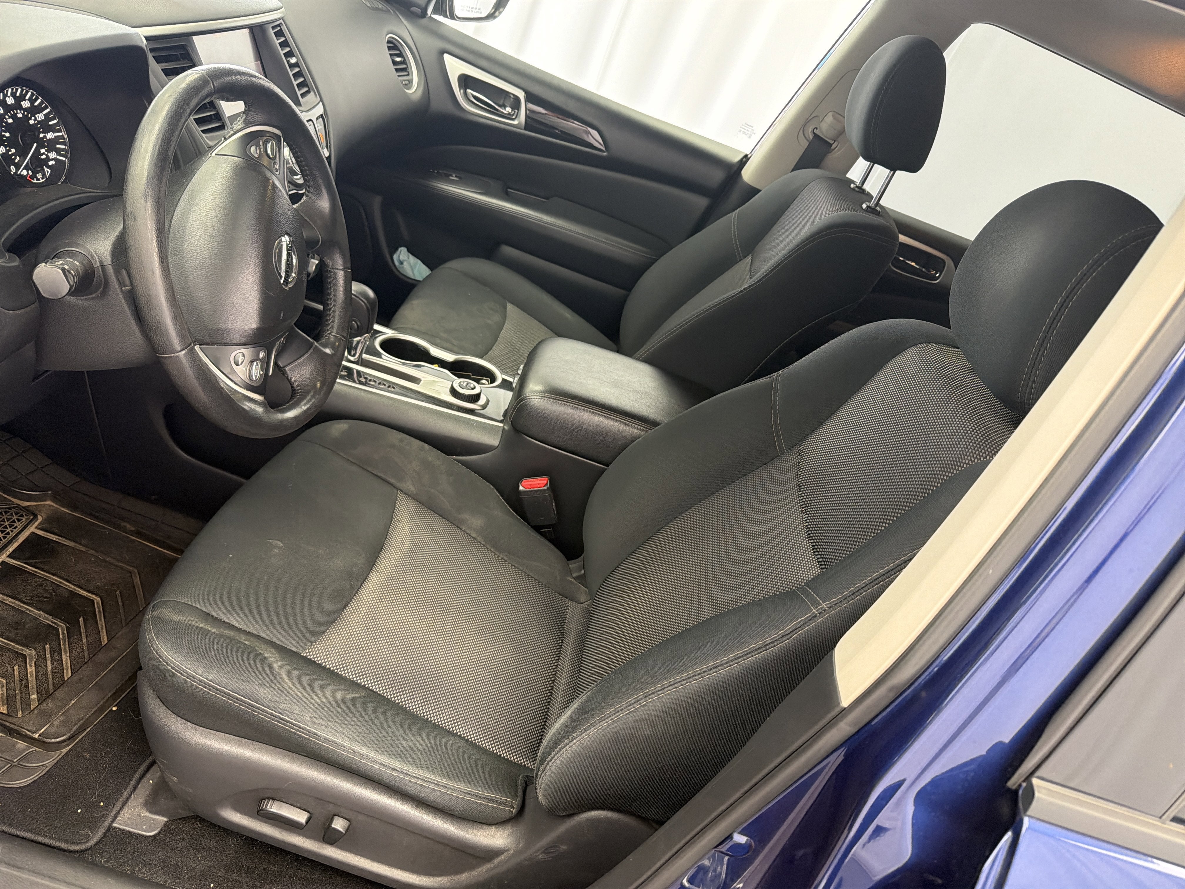 2019 Nissan Pathfinder SV