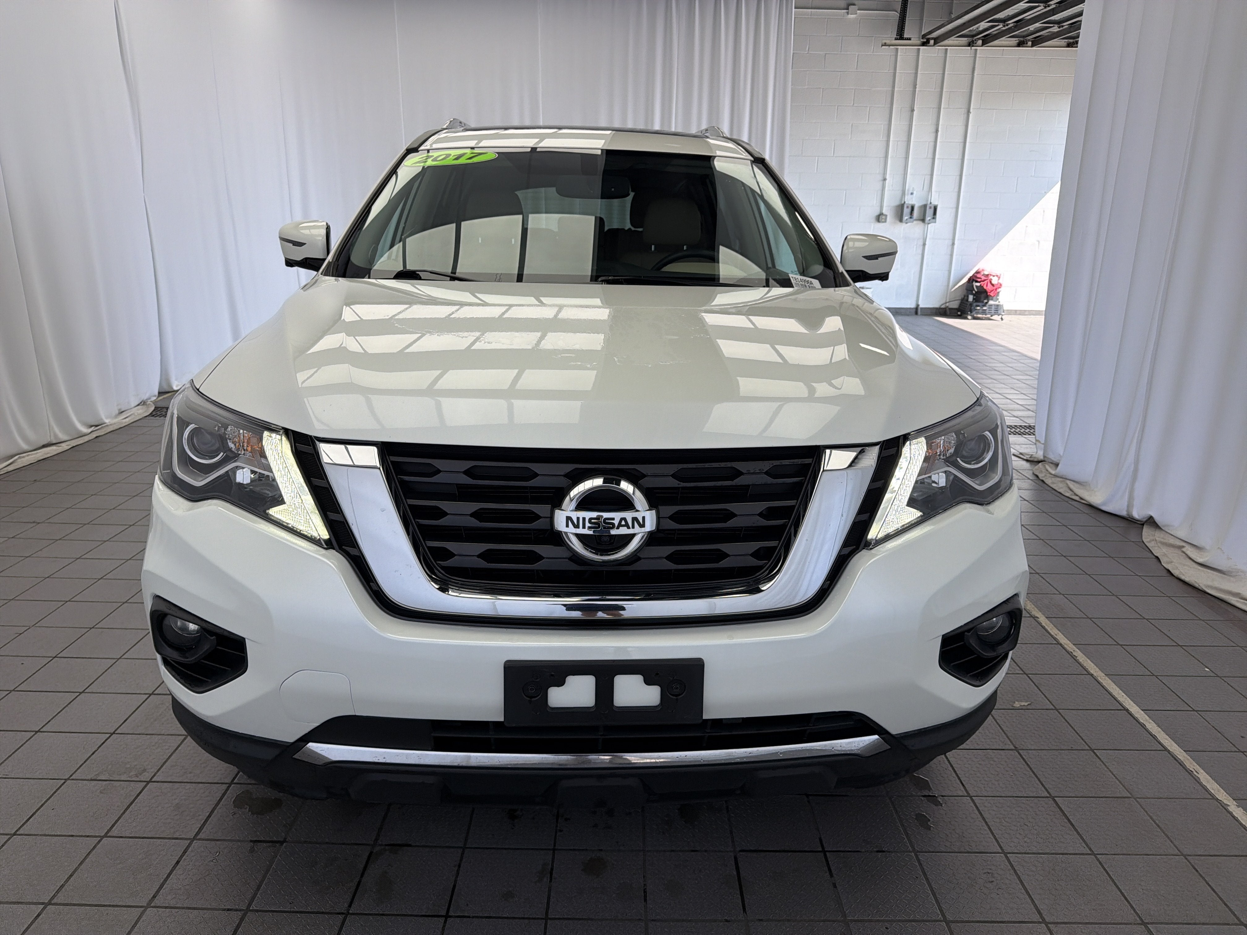 2017 Nissan Pathfinder SL