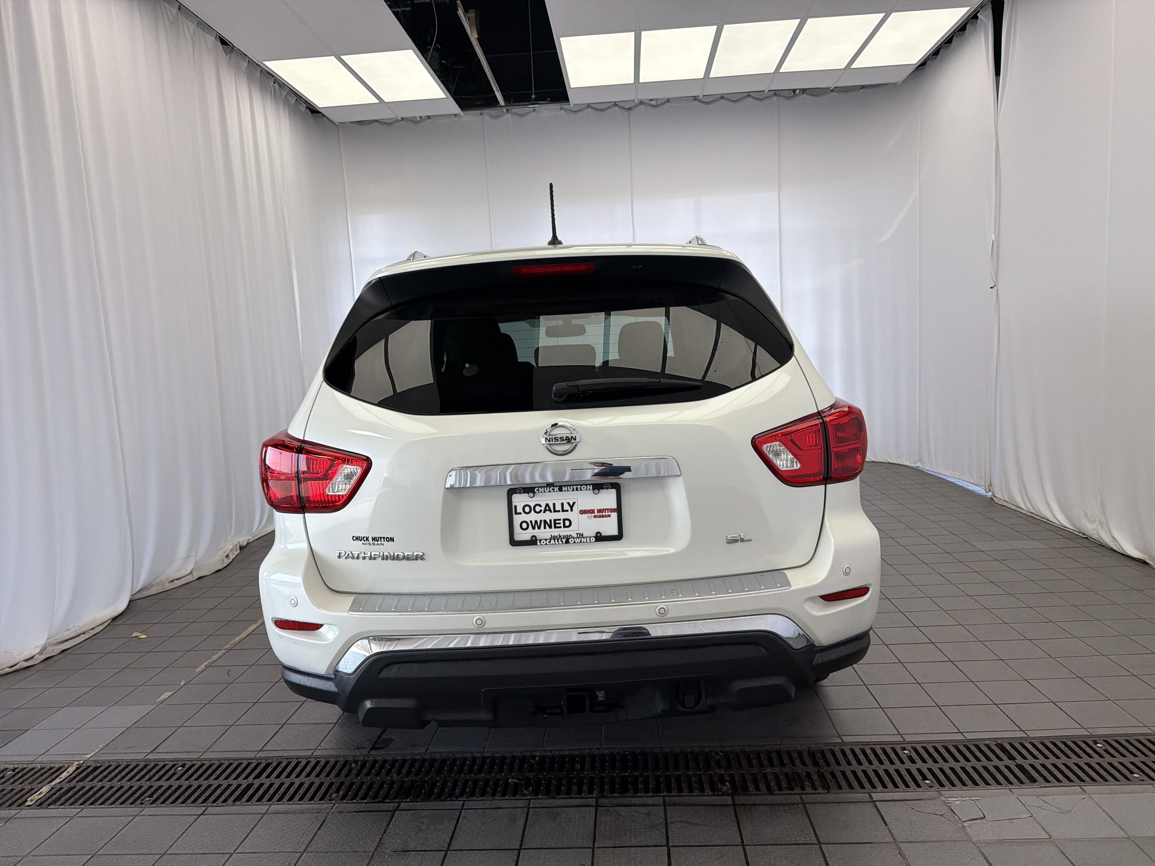 2017 Nissan Pathfinder SL