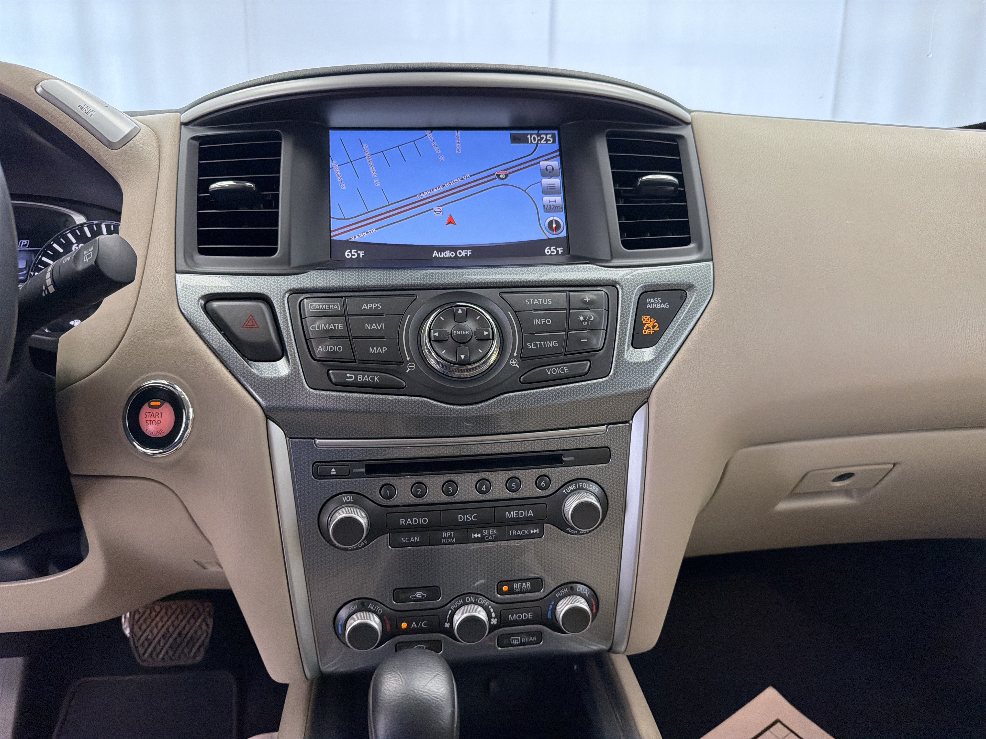2017 Nissan Pathfinder SL