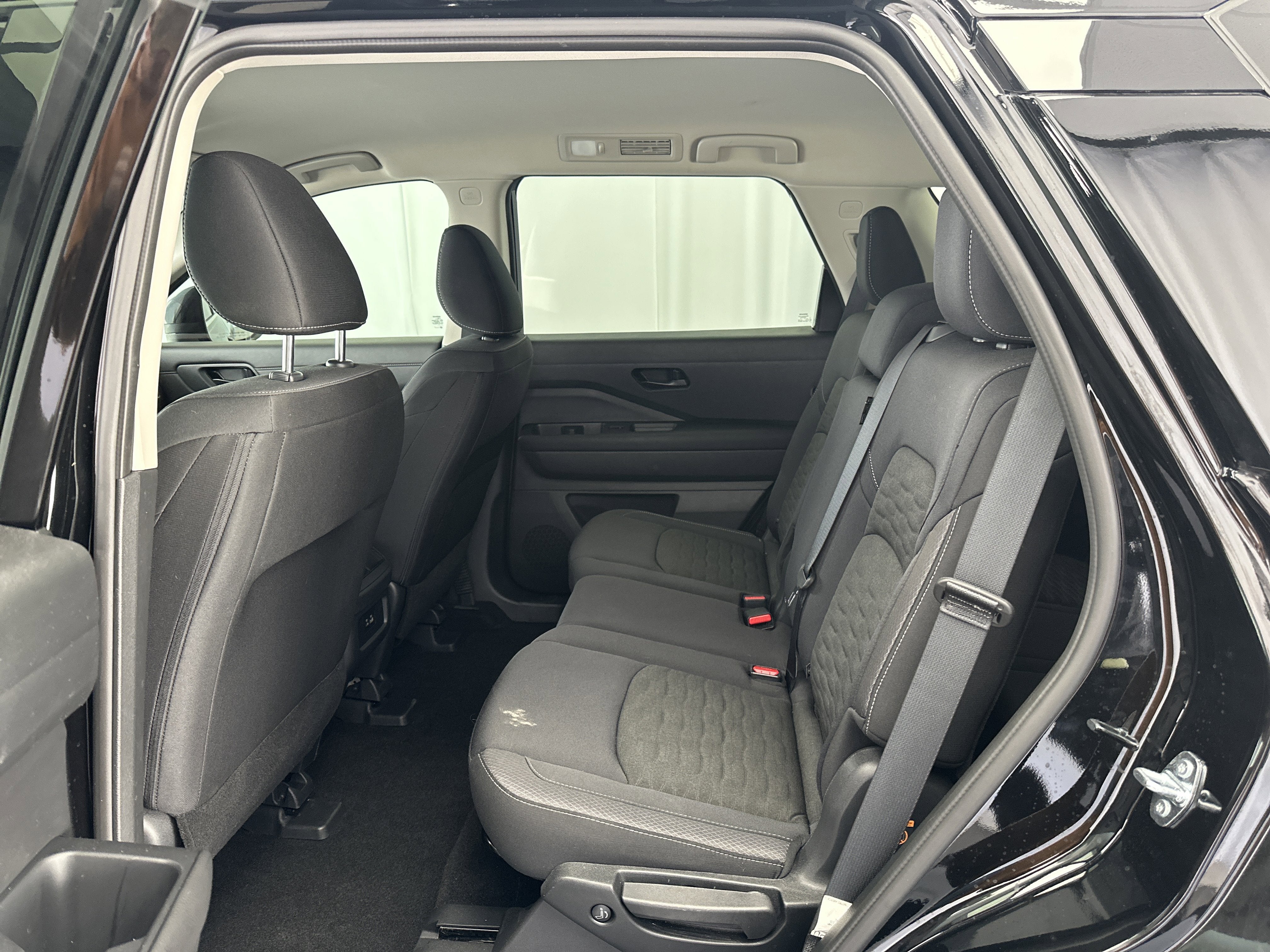 2025 Nissan Pathfinder S