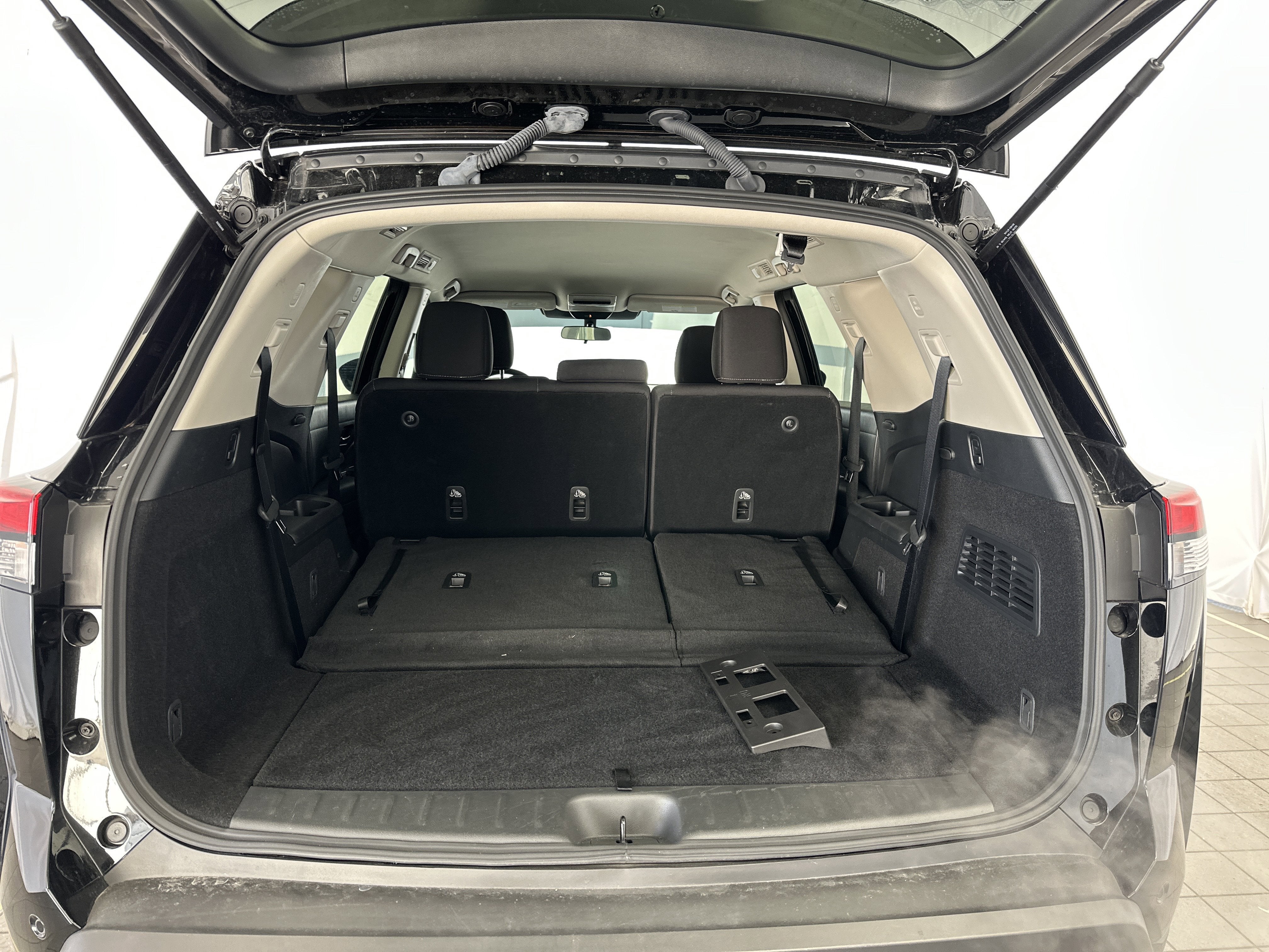 2025 Nissan Pathfinder S