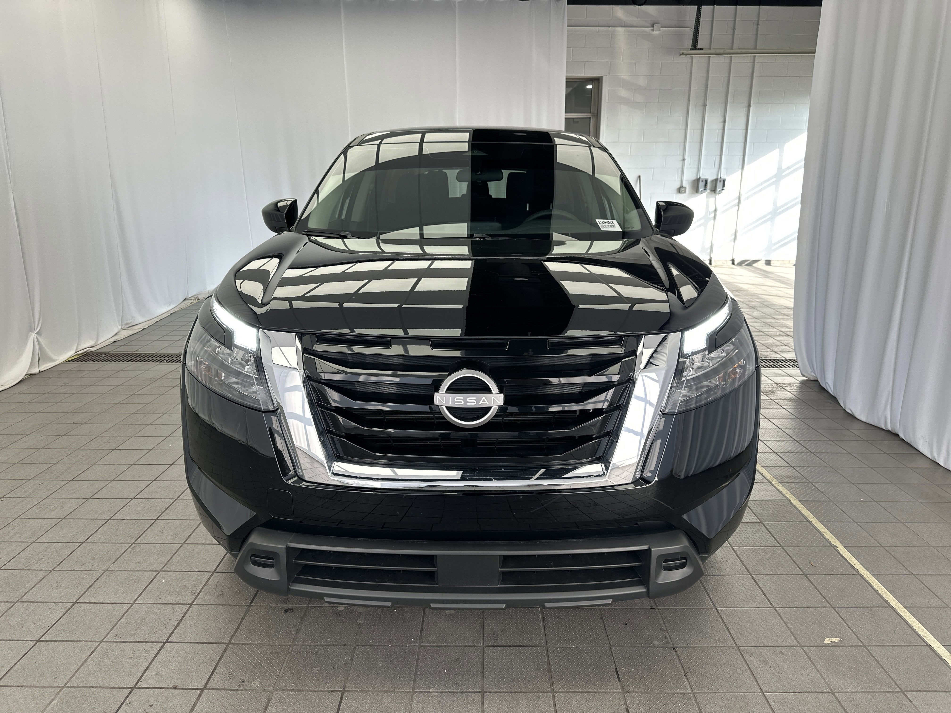 2025 Nissan Pathfinder S