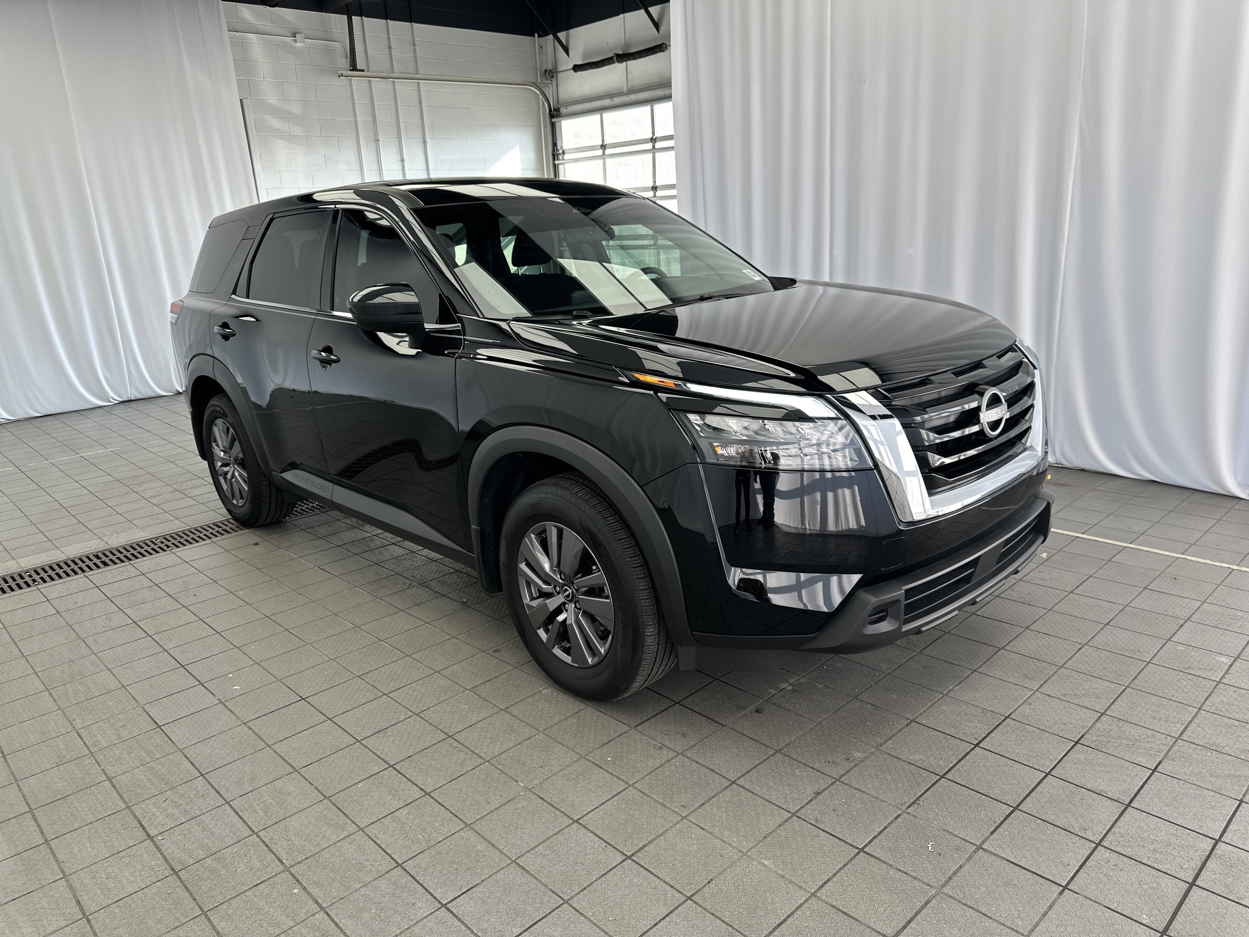 2025 Nissan Pathfinder S