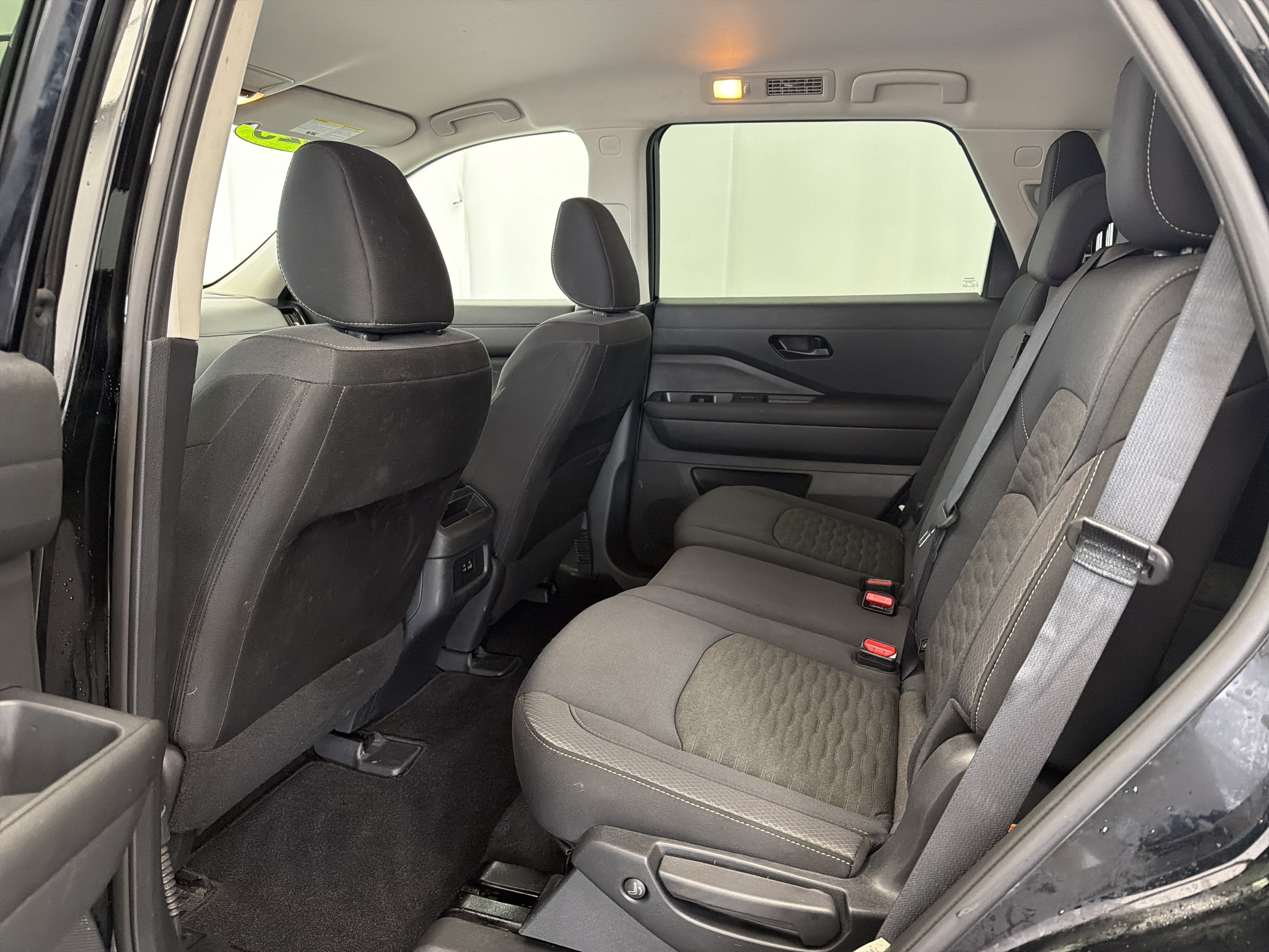 2025 Nissan Pathfinder S