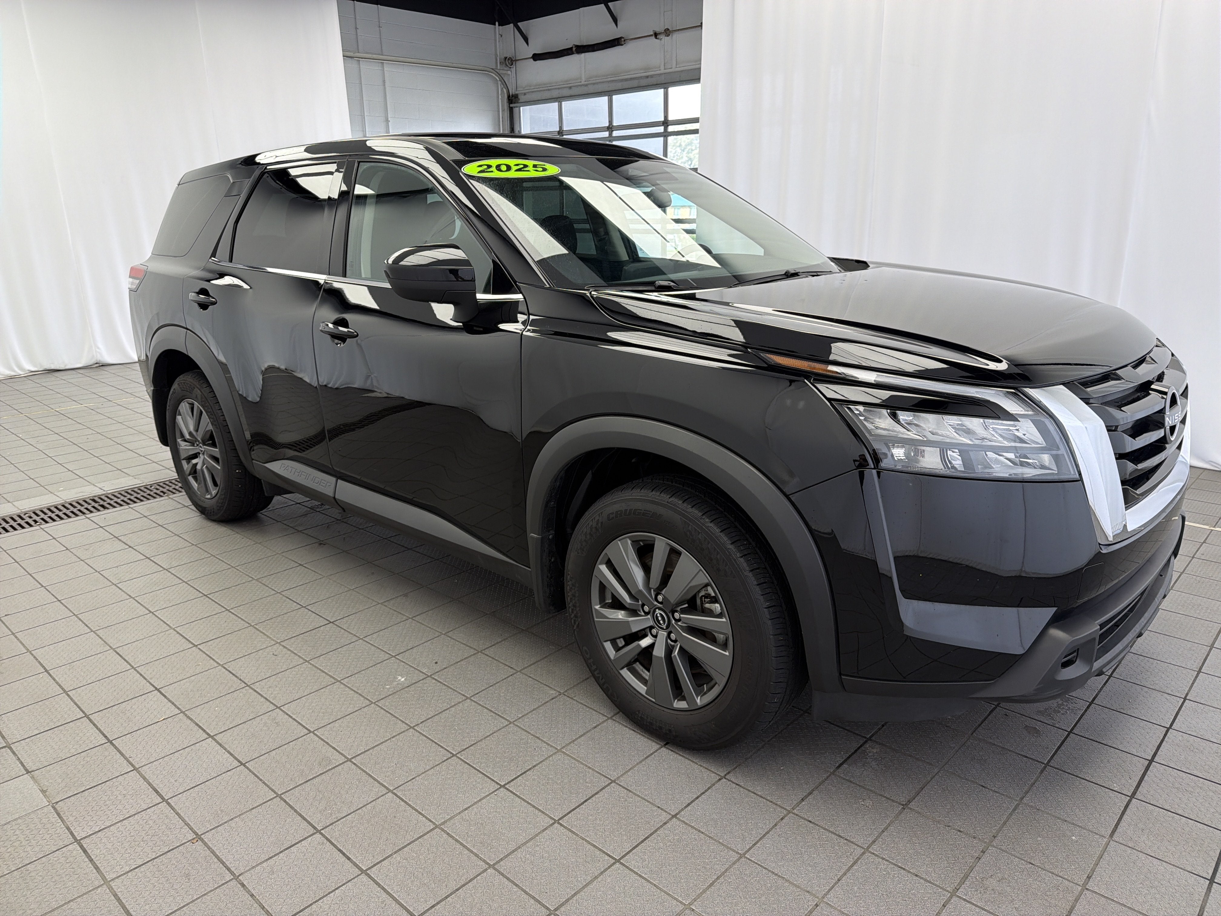 2025 Nissan Pathfinder S