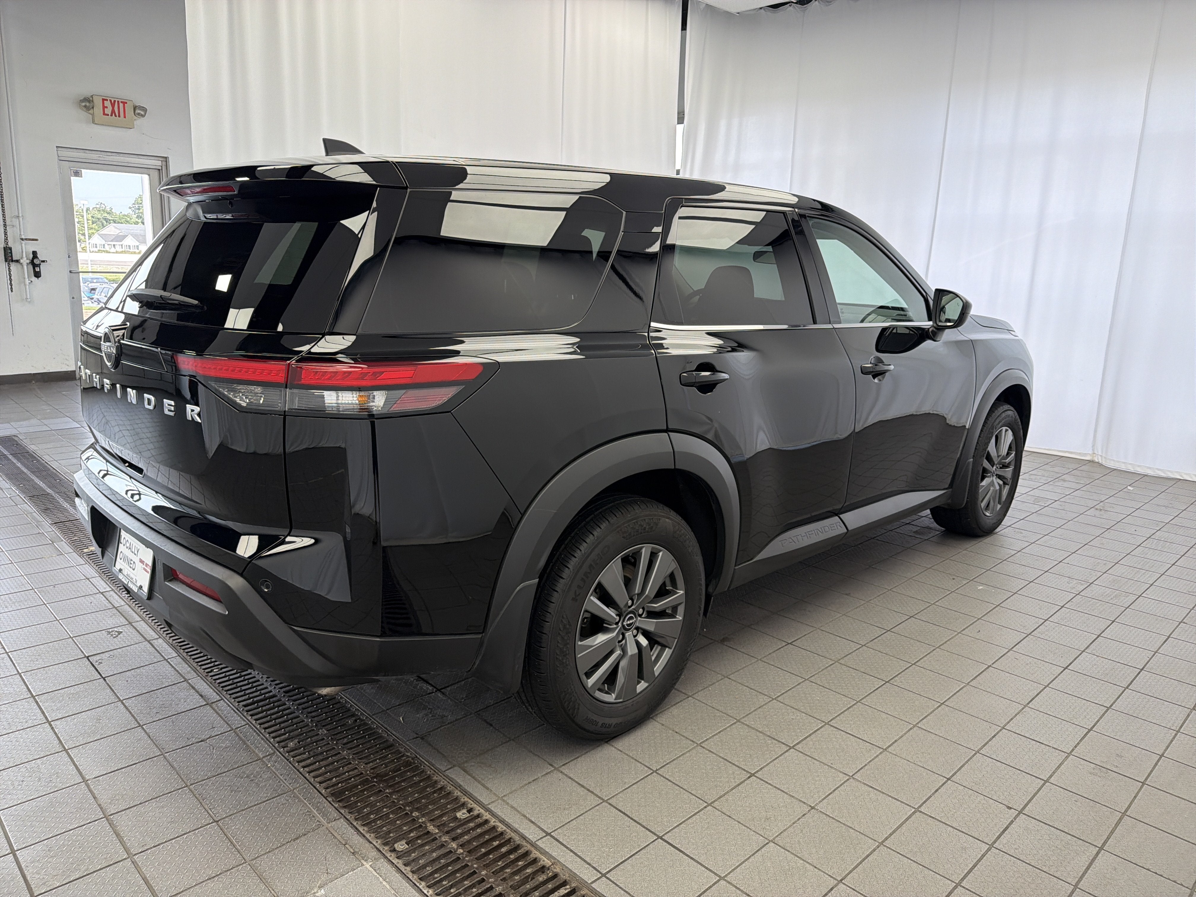 2025 Nissan Pathfinder S