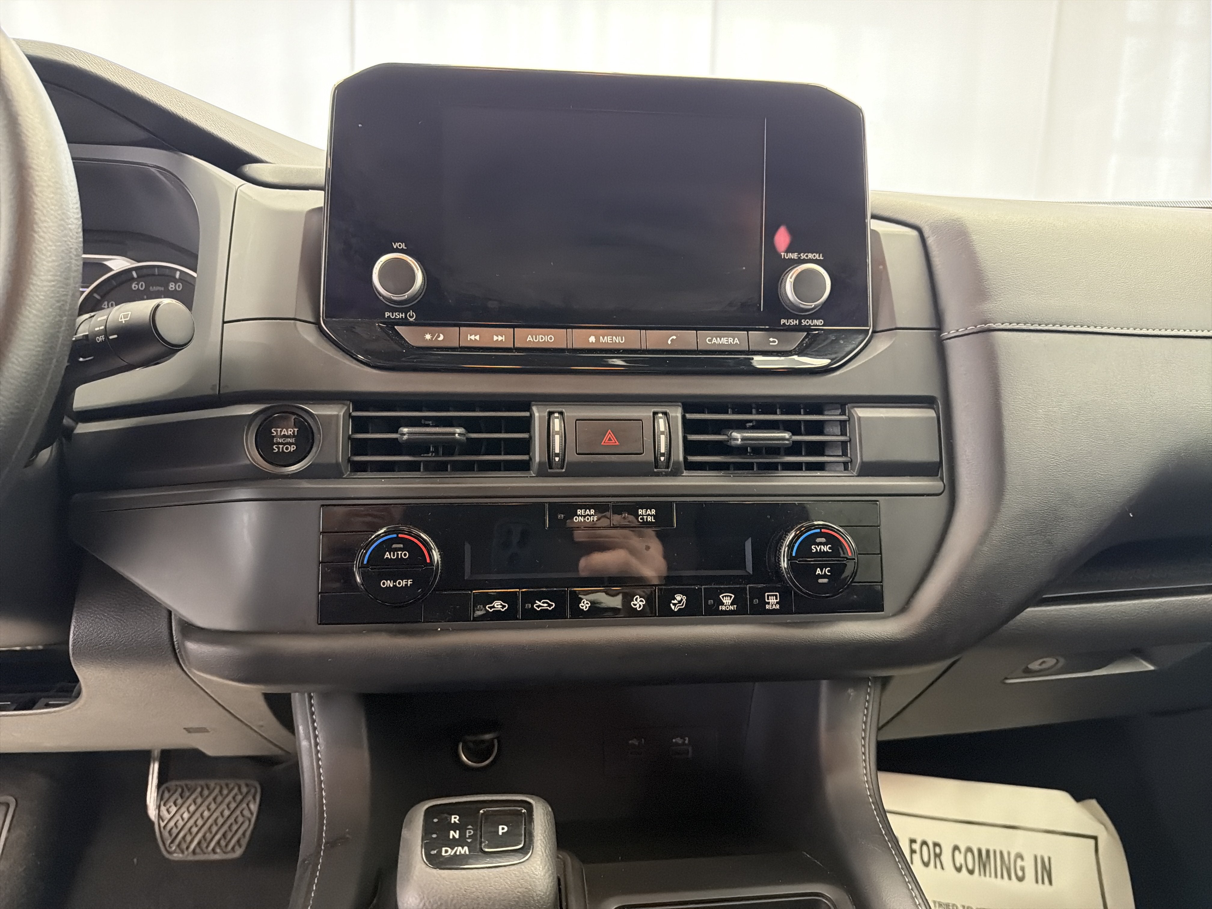 2025 Nissan Pathfinder S