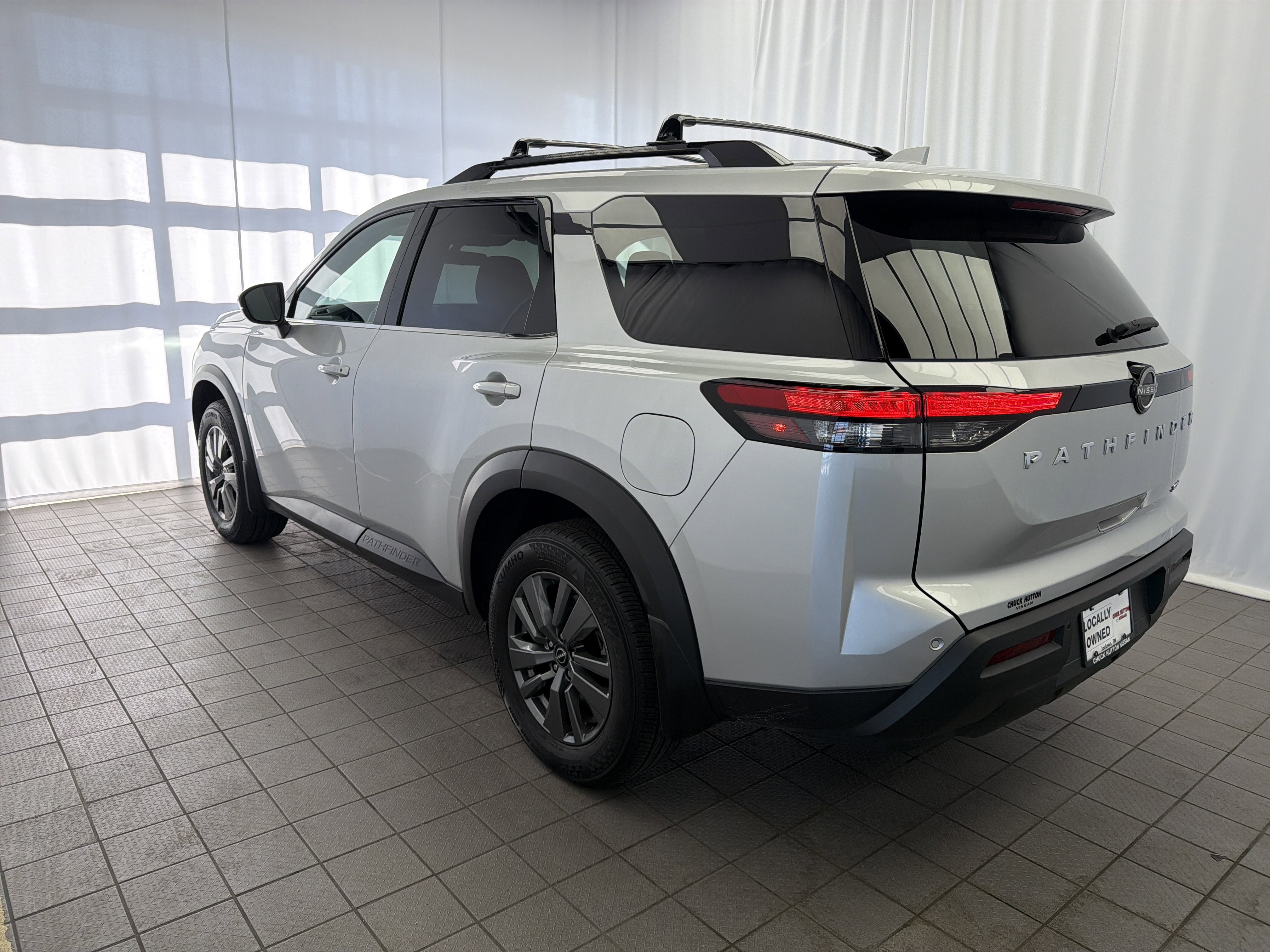 2024 Nissan Pathfinder SV