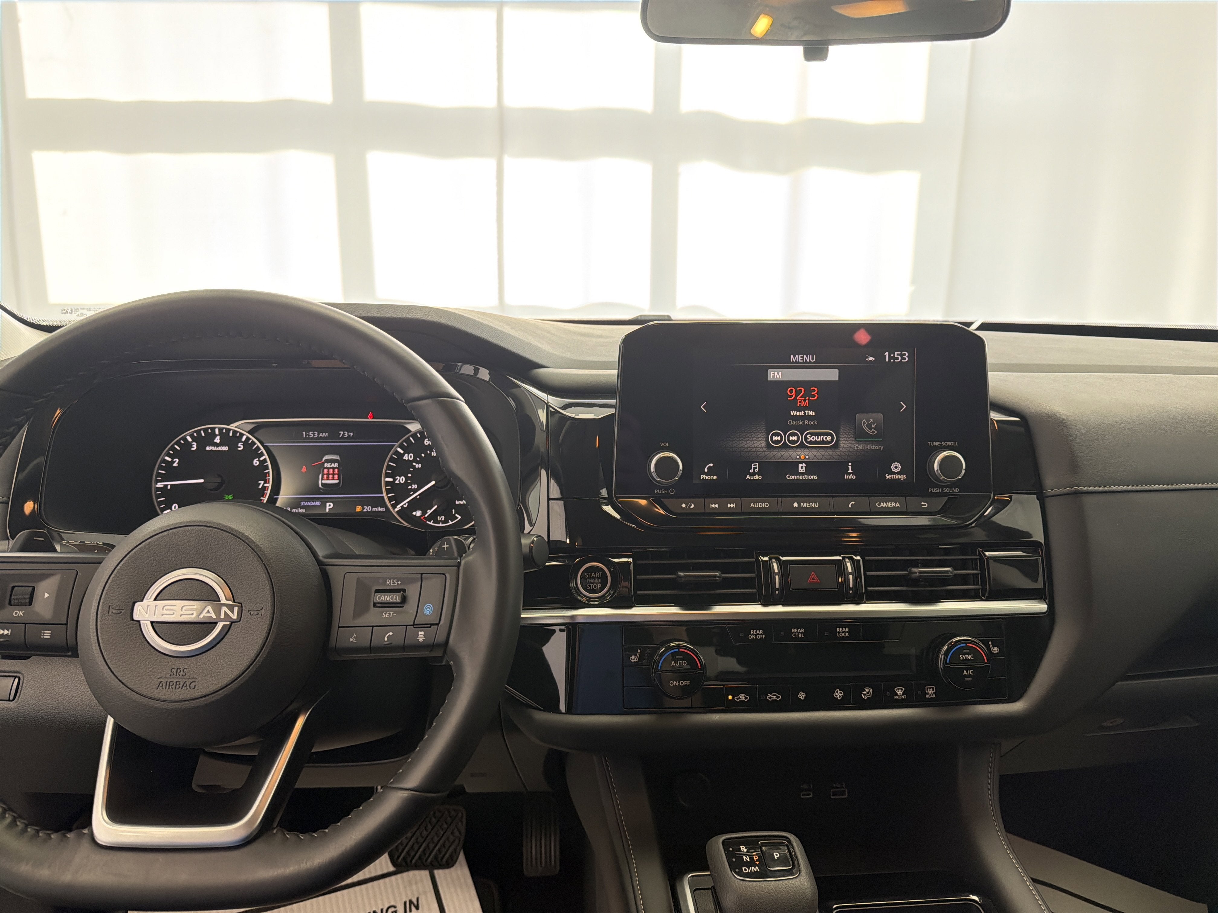 2024 Nissan Pathfinder SV