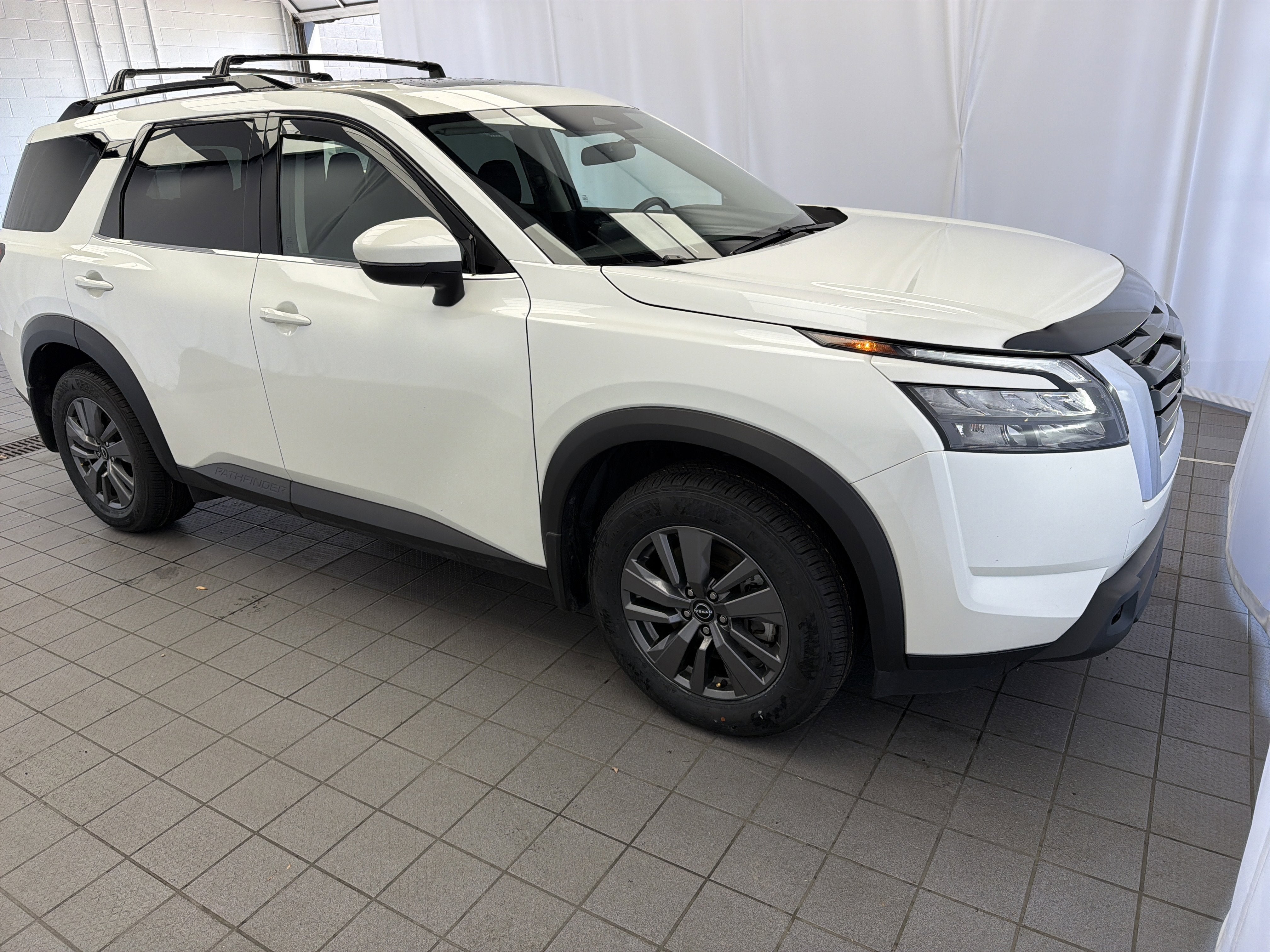 2024 Nissan Pathfinder SV