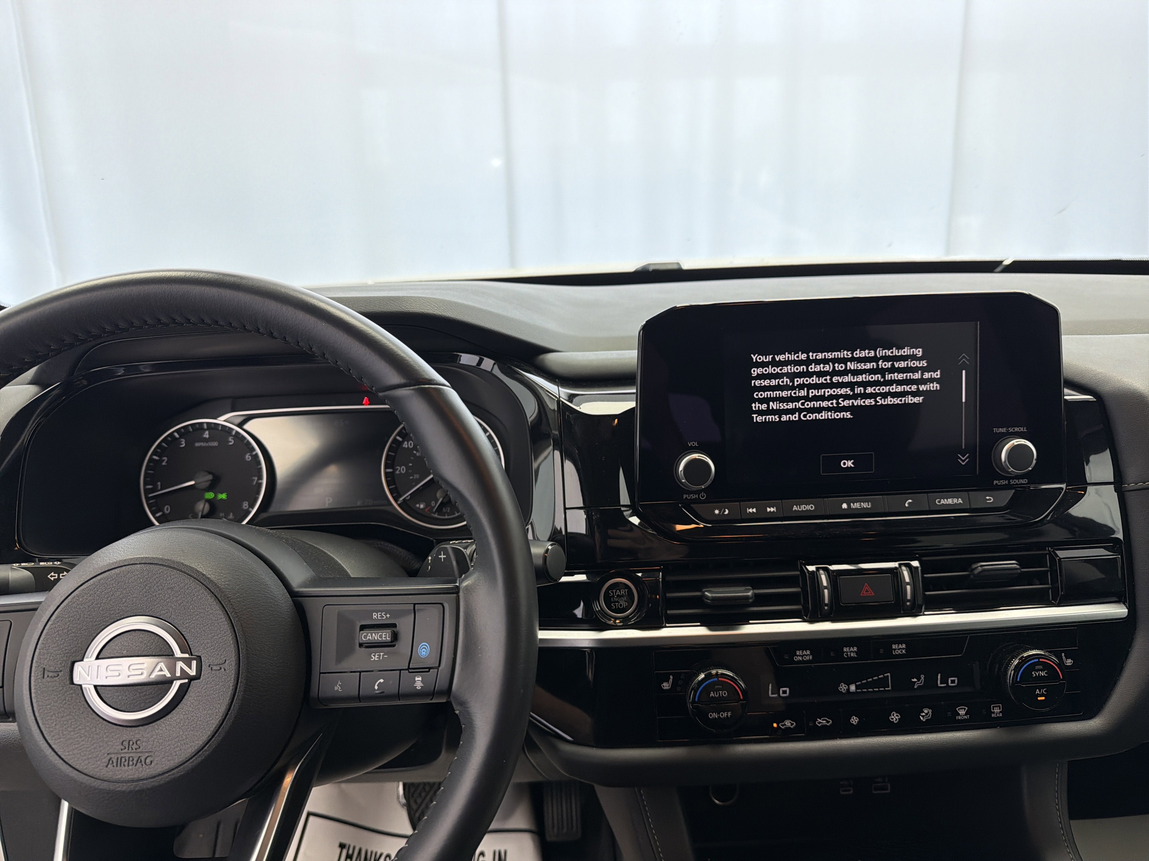 2024 Nissan Pathfinder SV