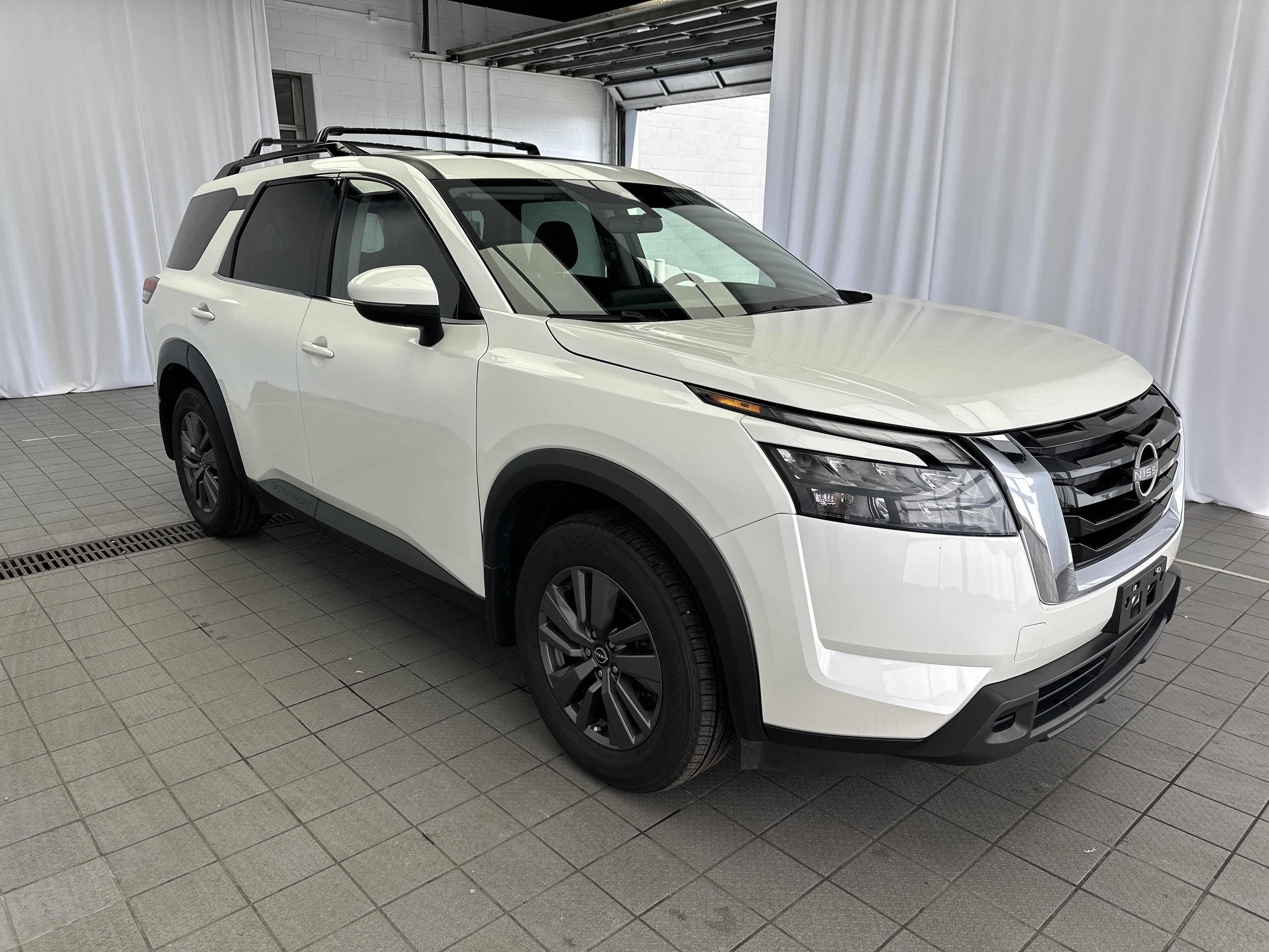 2024 Nissan Pathfinder SV