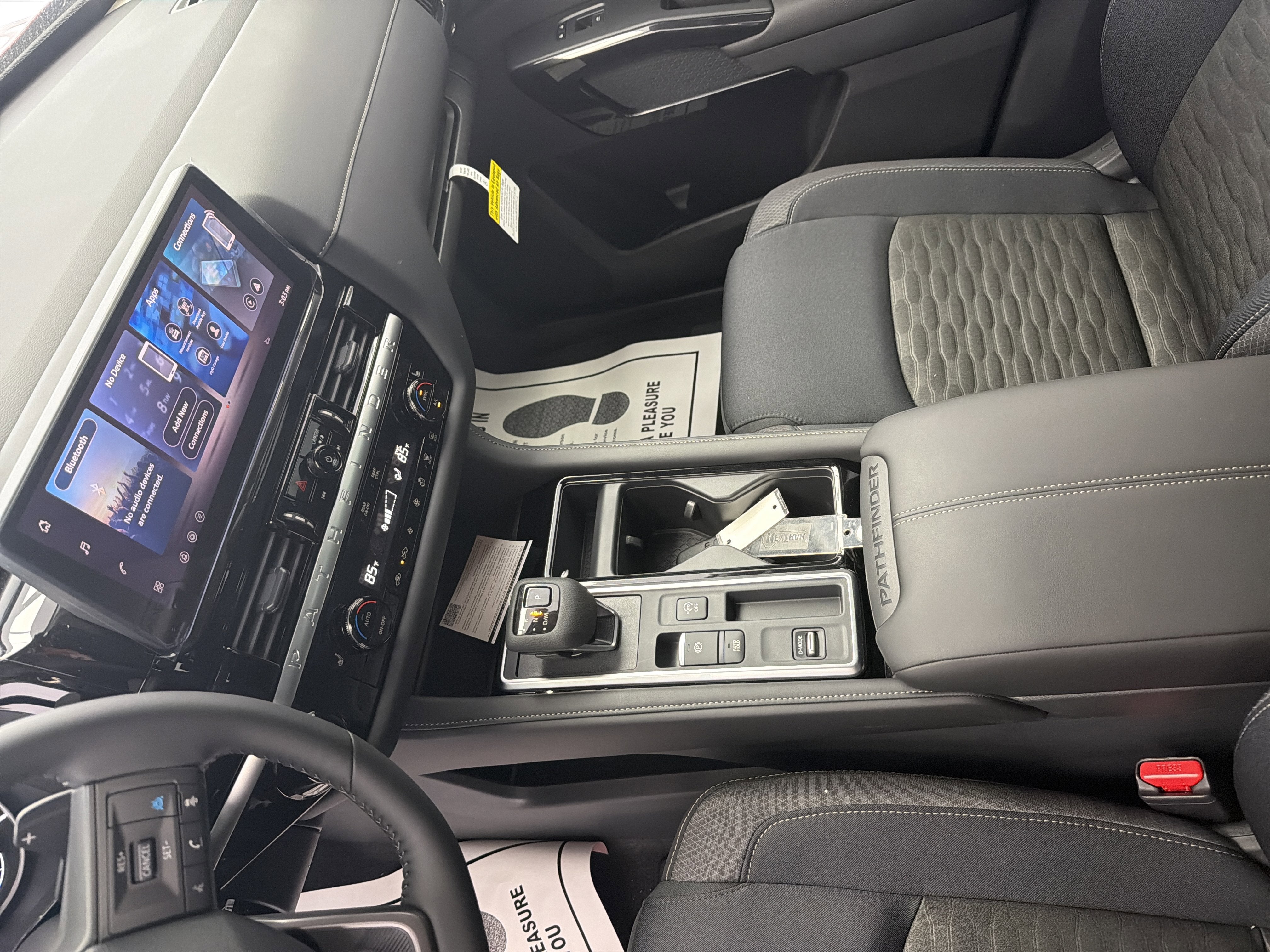 2026 Nissan Pathfinder SV